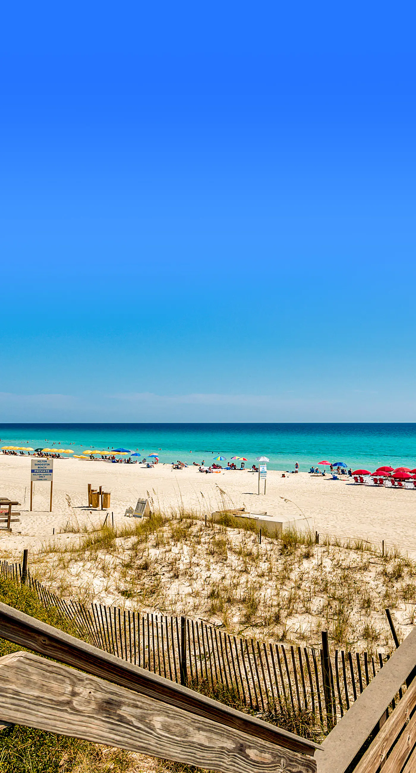 Luxurious condo near downtown, beach, & golf with pools & tennis