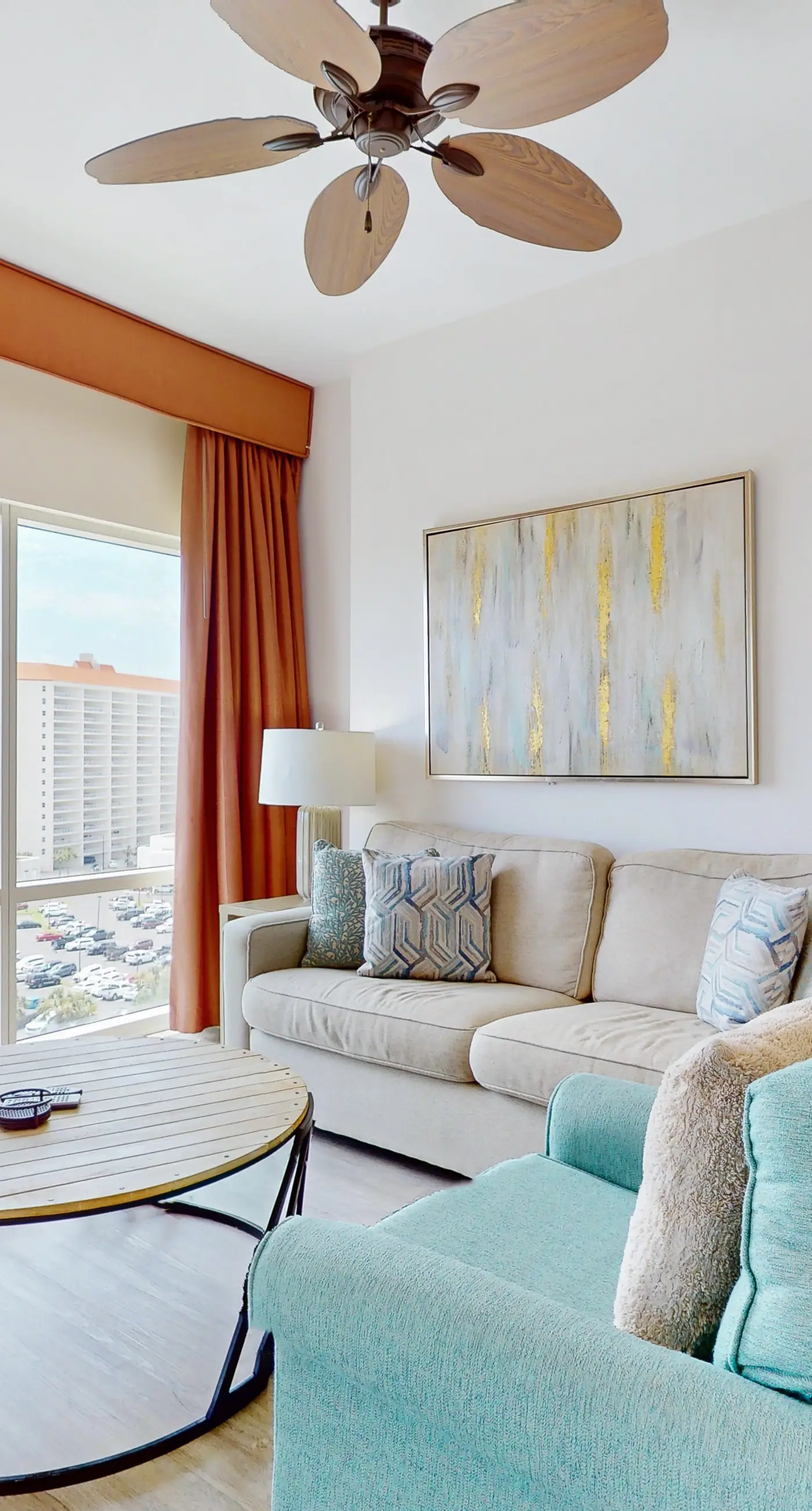 9th-floor condo with lagoon pool, hot tub & large balcony