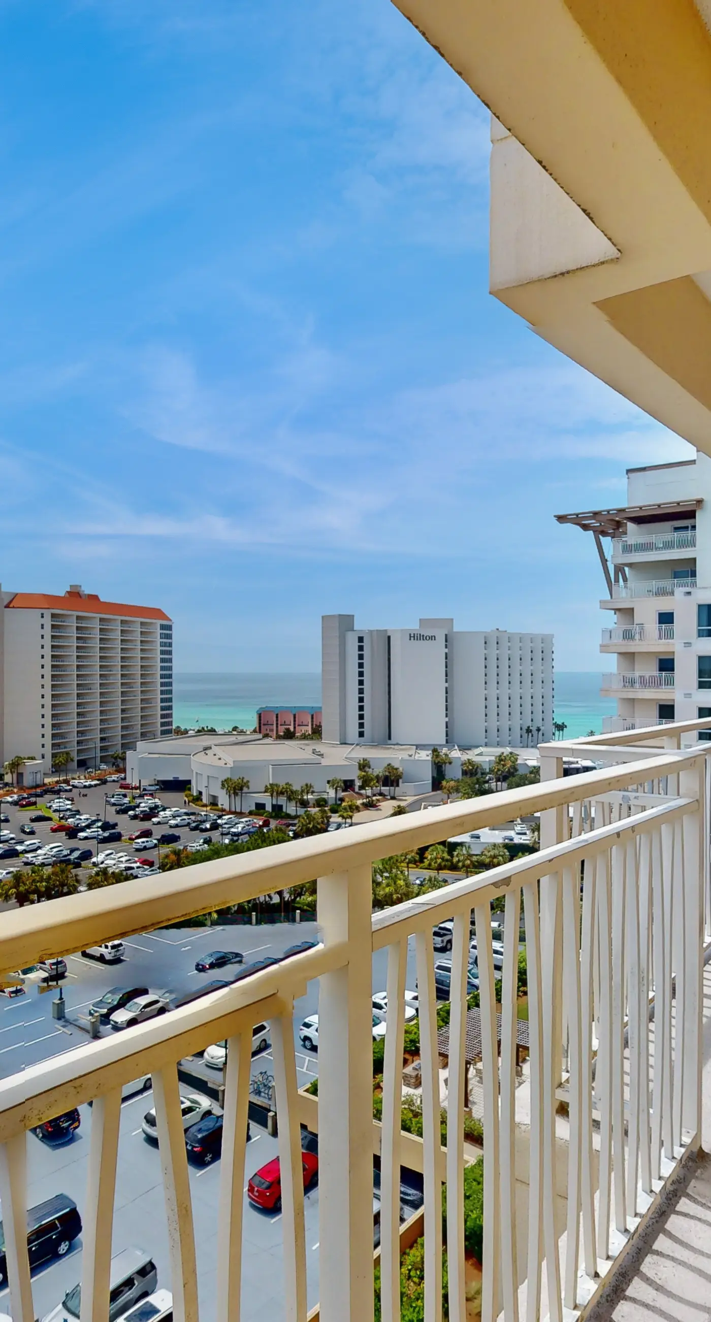 9th-floor condo with lagoon pool, hot tub & large balcony