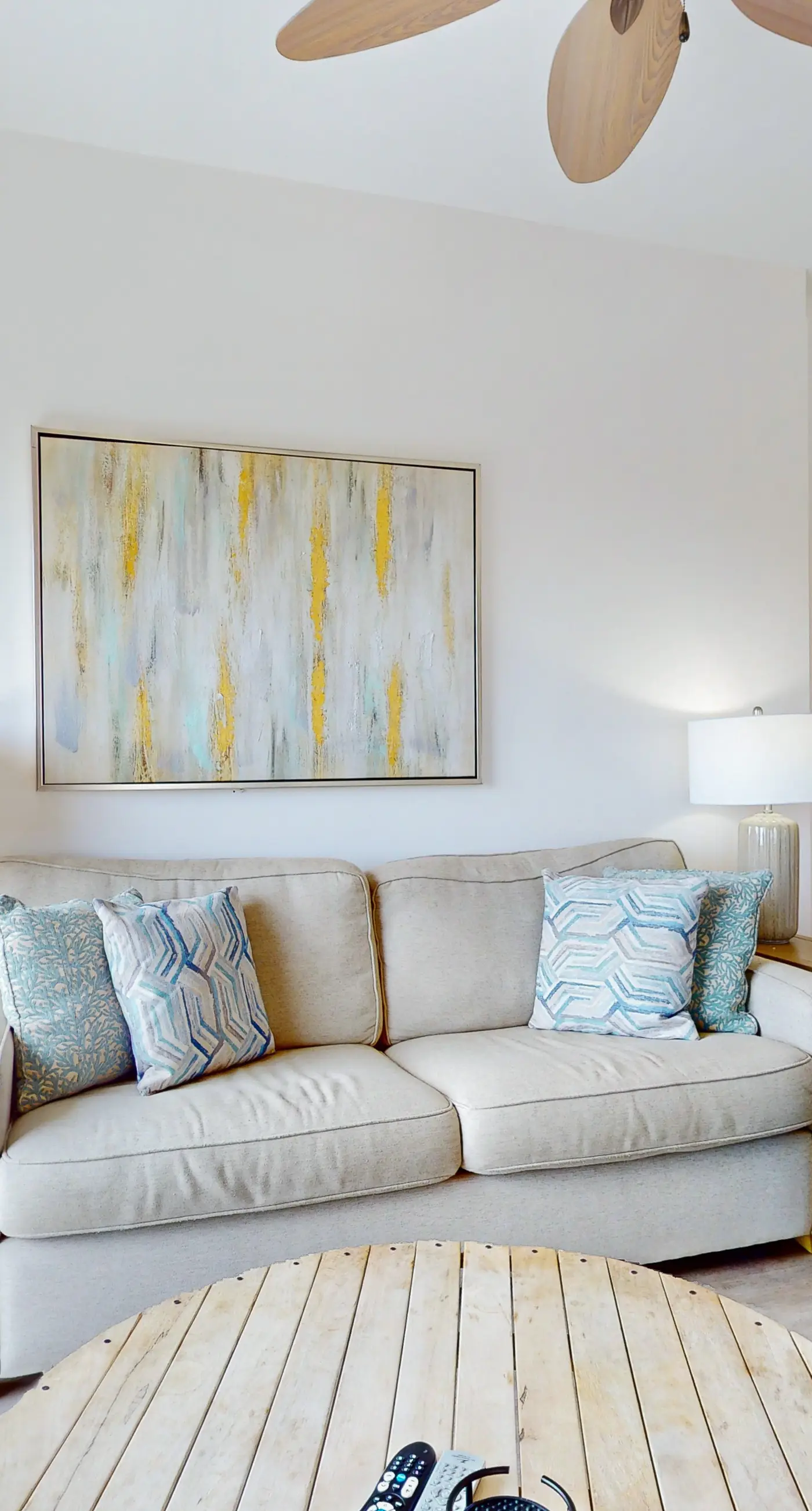 9th-floor condo with lagoon pool, hot tub & large balcony