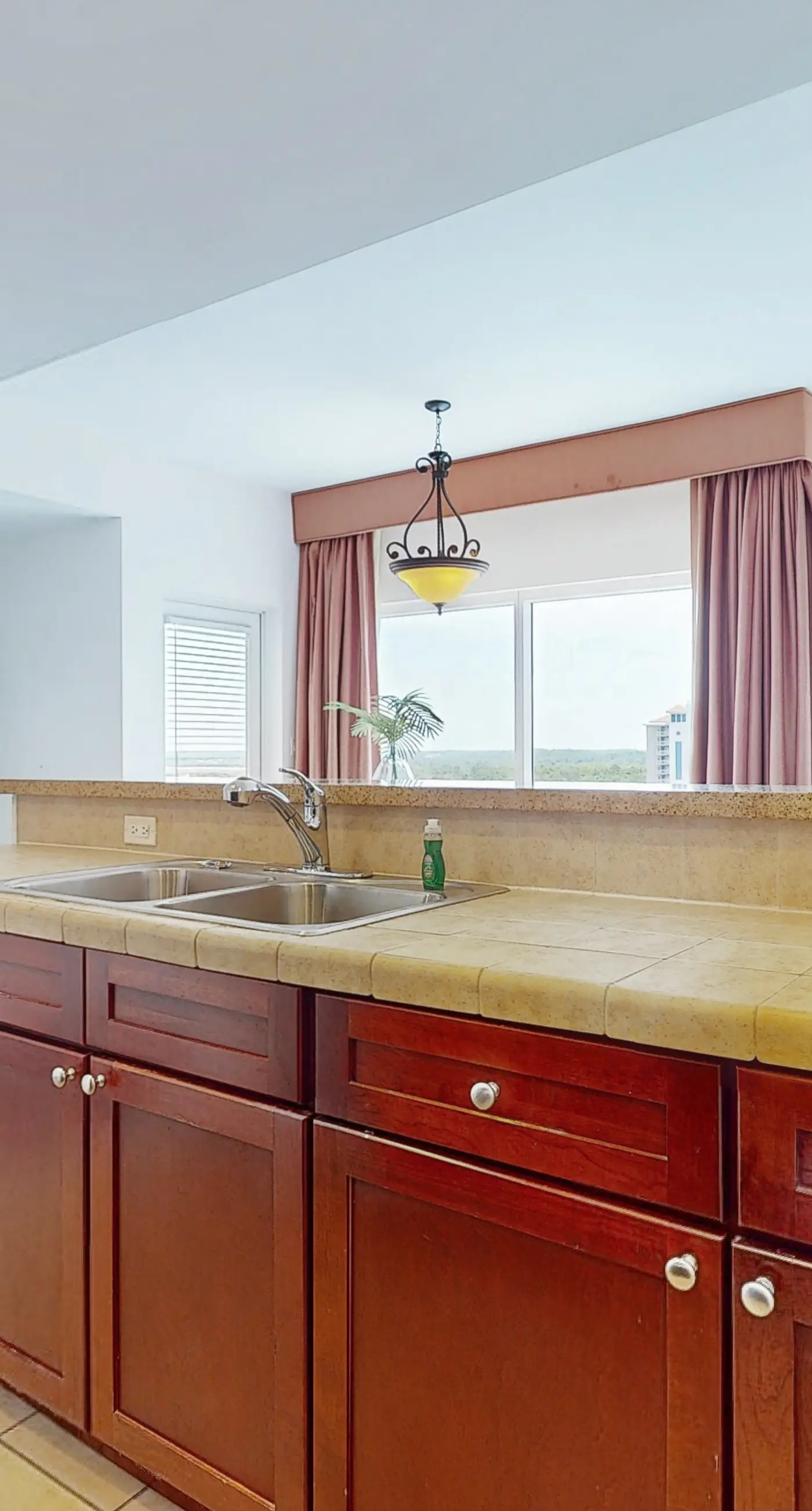 9th-floor condo with lagoon pool, hot tub & large balcony