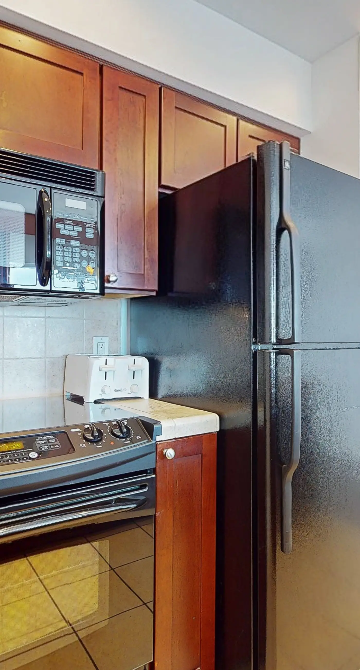 9th-floor condo with lagoon pool, hot tub & large balcony