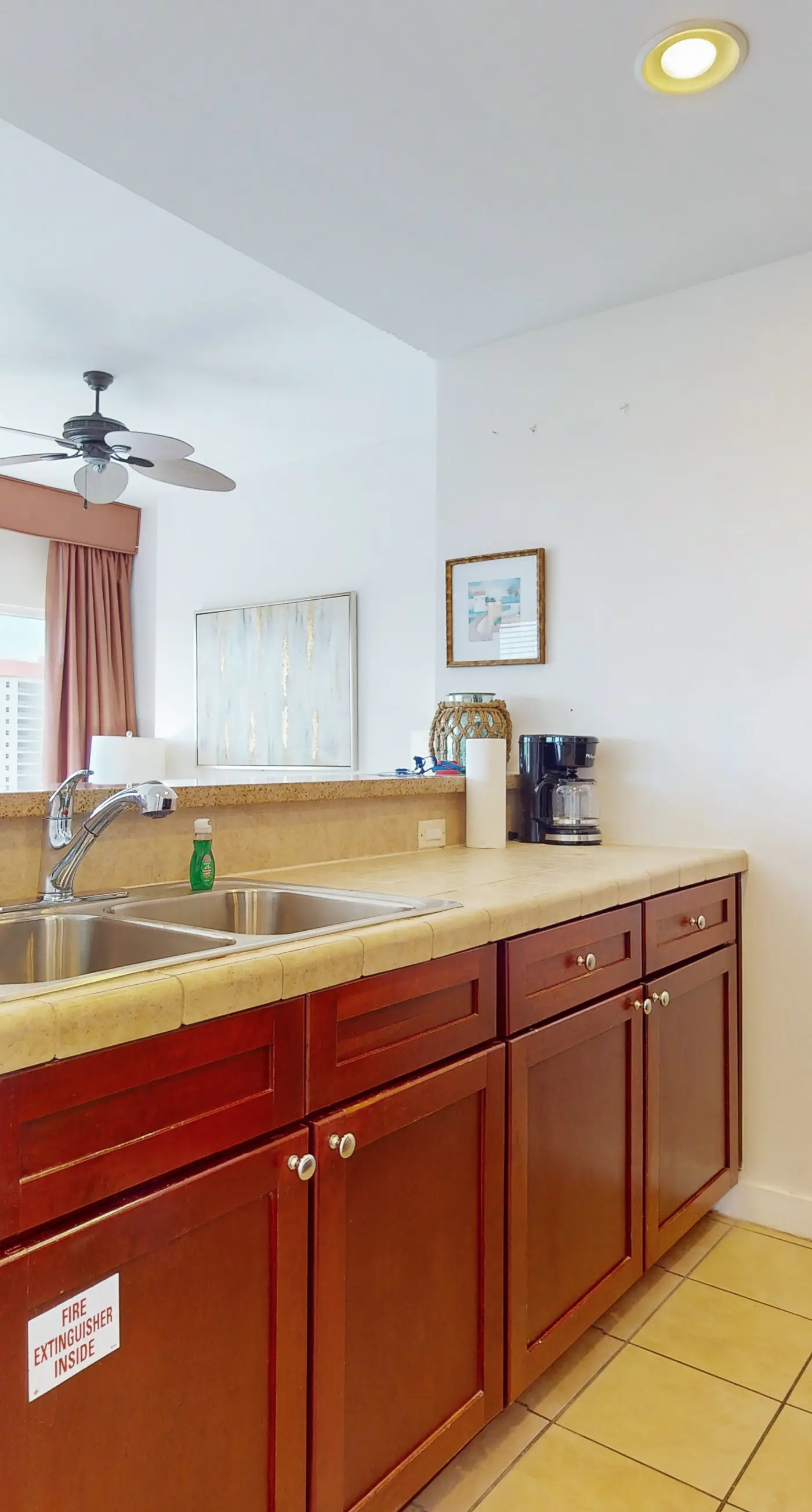 9th-floor condo with lagoon pool, hot tub & large balcony