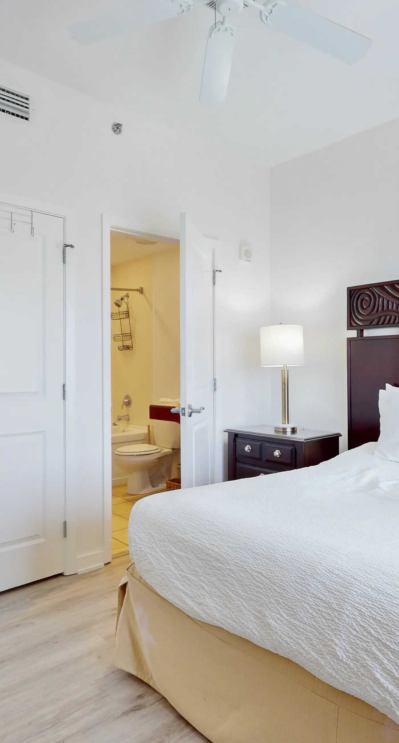 9th-floor condo with lagoon pool, hot tub & large balcony