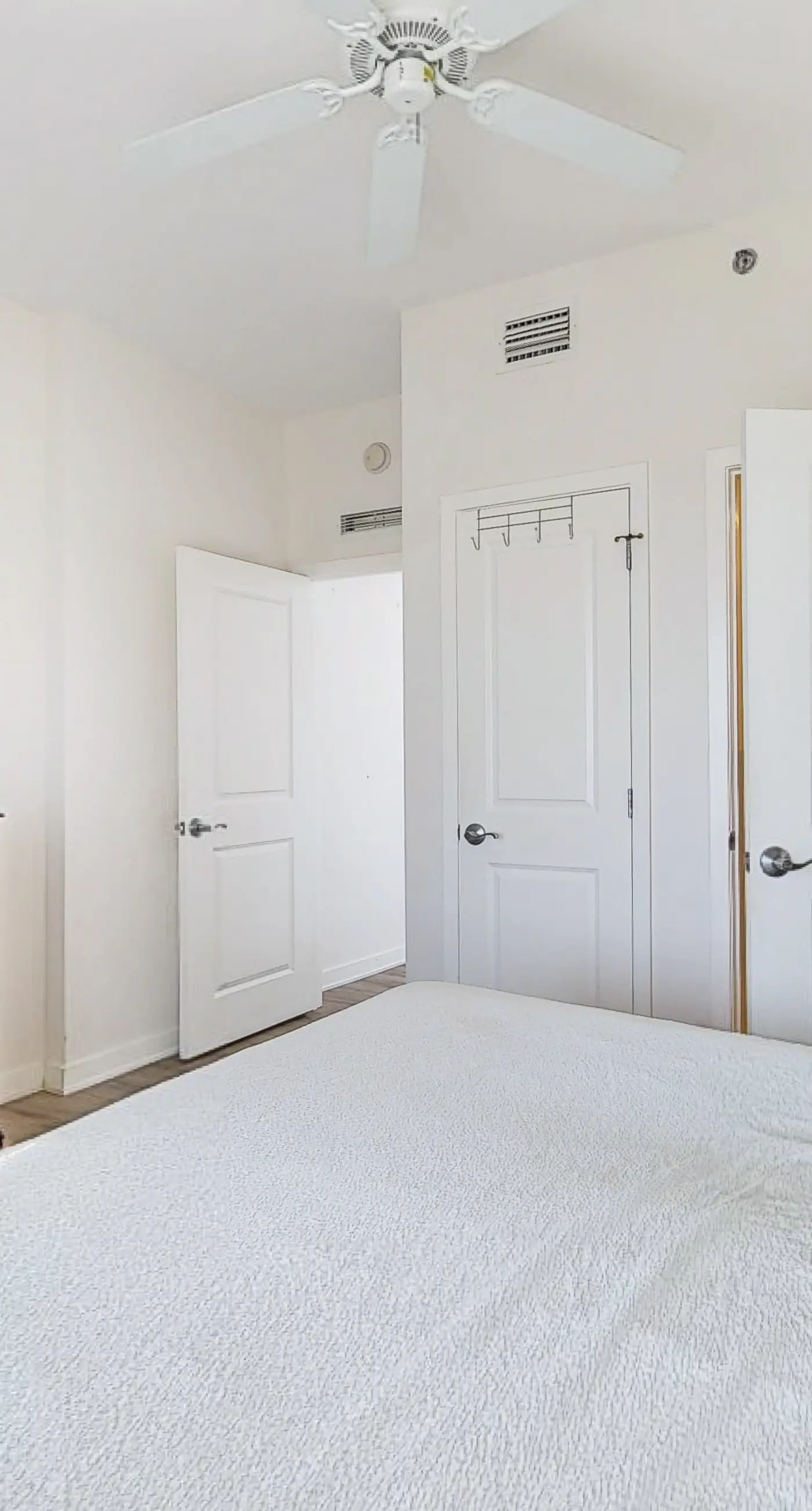 9th-floor condo with lagoon pool, hot tub & large balcony