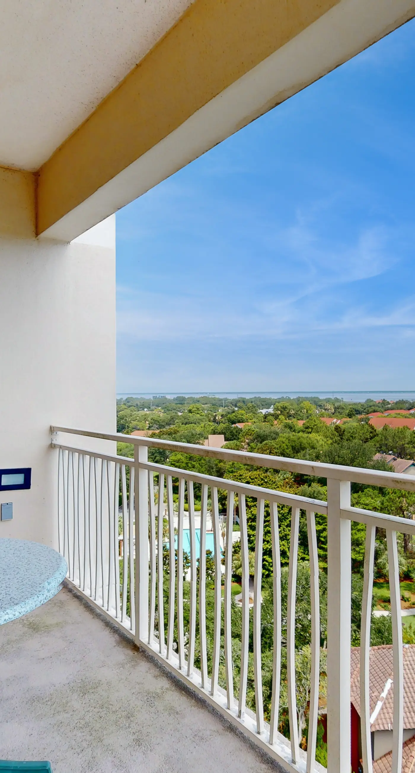 9th-floor condo with lagoon pool, hot tub & large balcony