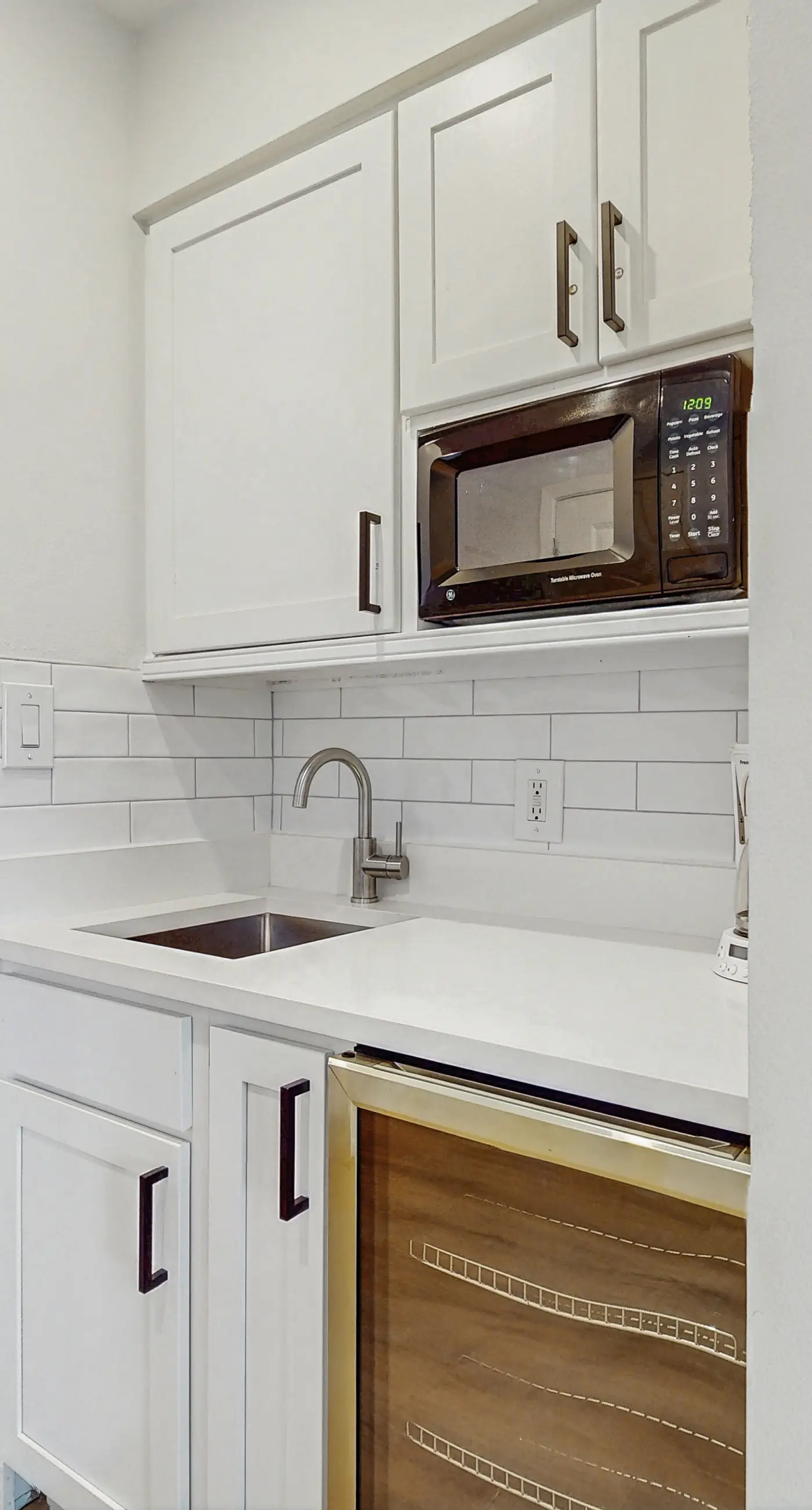 Cozy studio  with beachview, shared pool, Wifi & hot tub