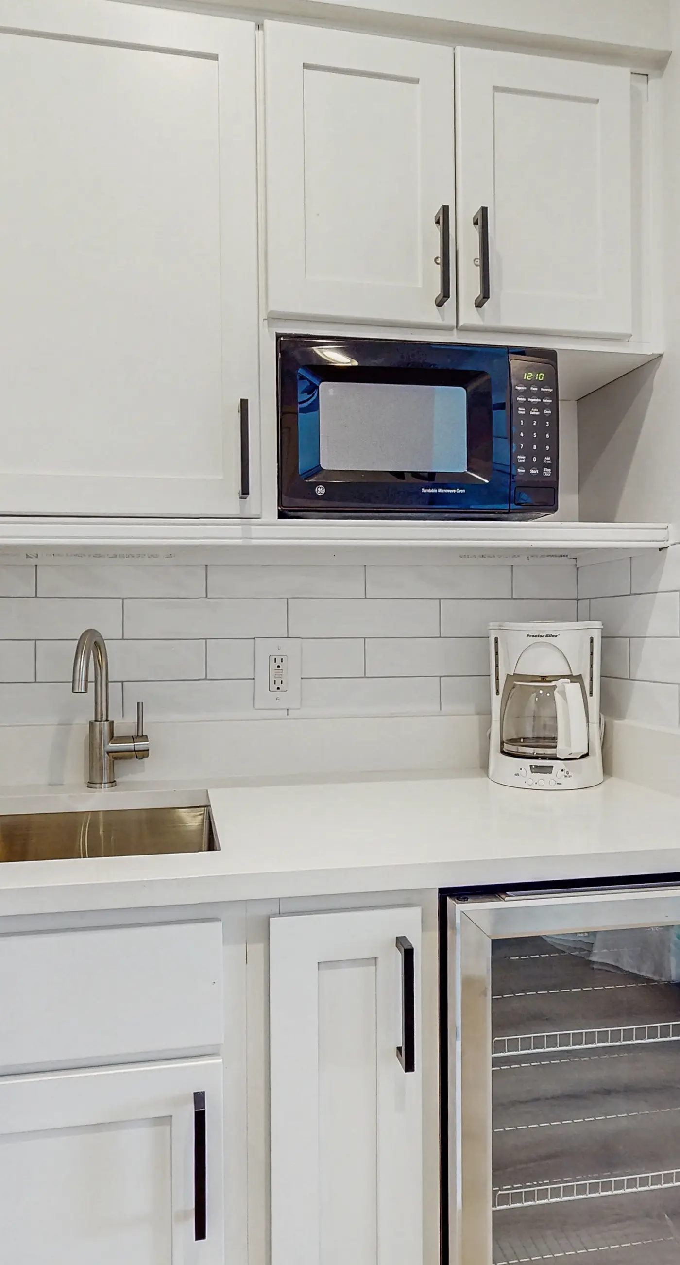 Cozy studio  with beachview, shared pool, Wifi & hot tub