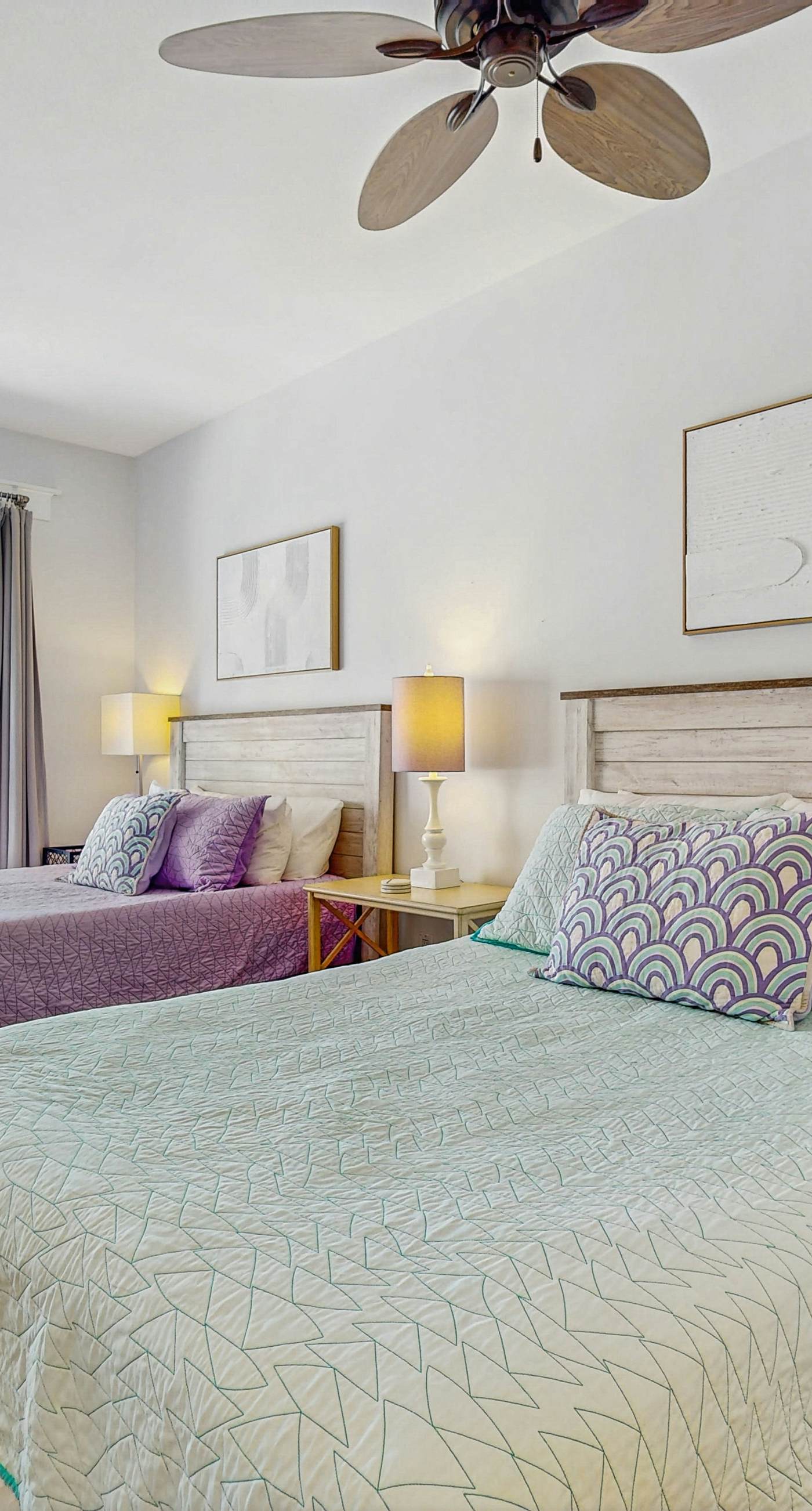 Cozy studio  with beachview, shared pool, Wifi & hot tub