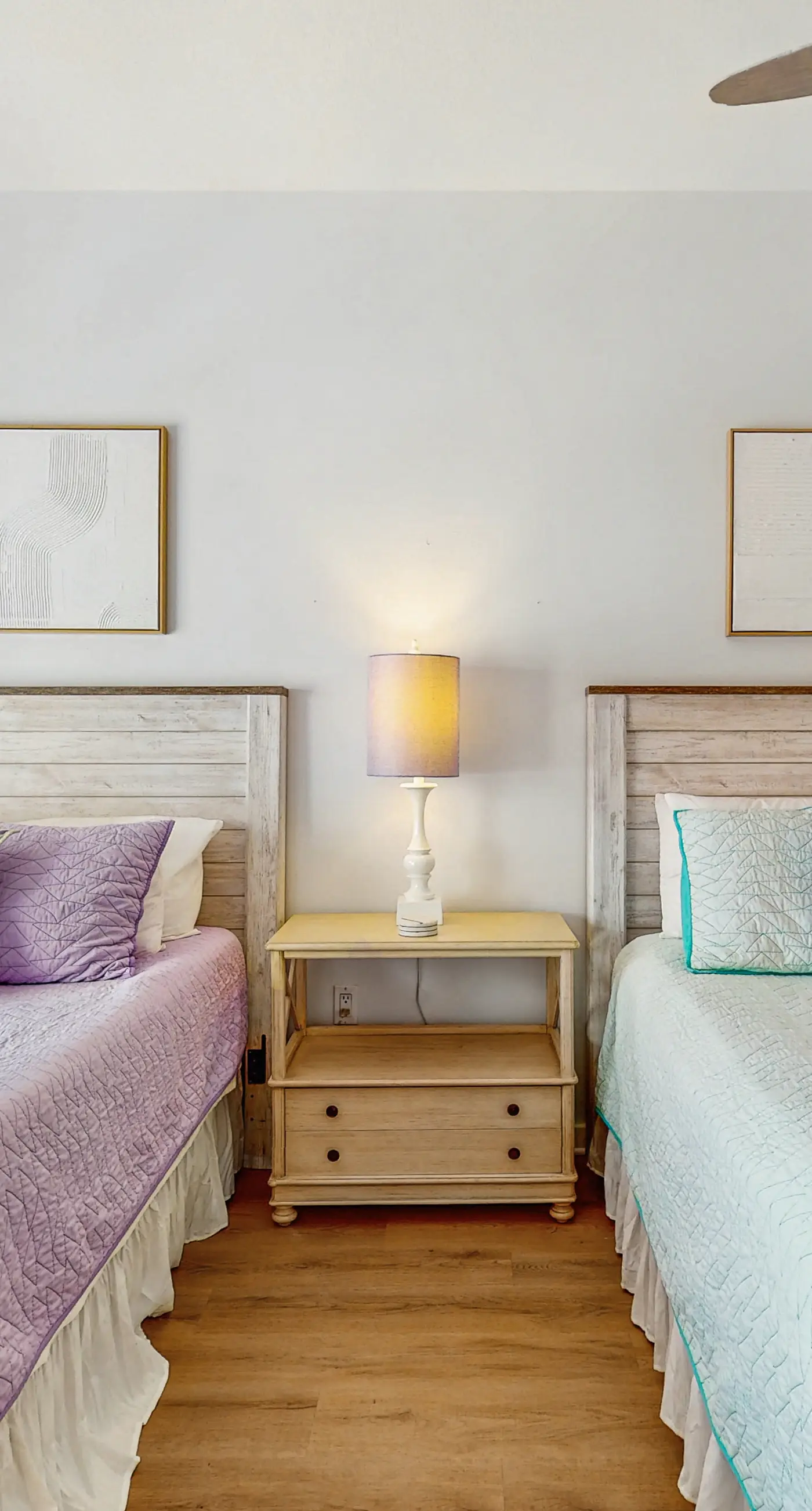 Cozy studio  with beachview, shared pool, Wifi & hot tub