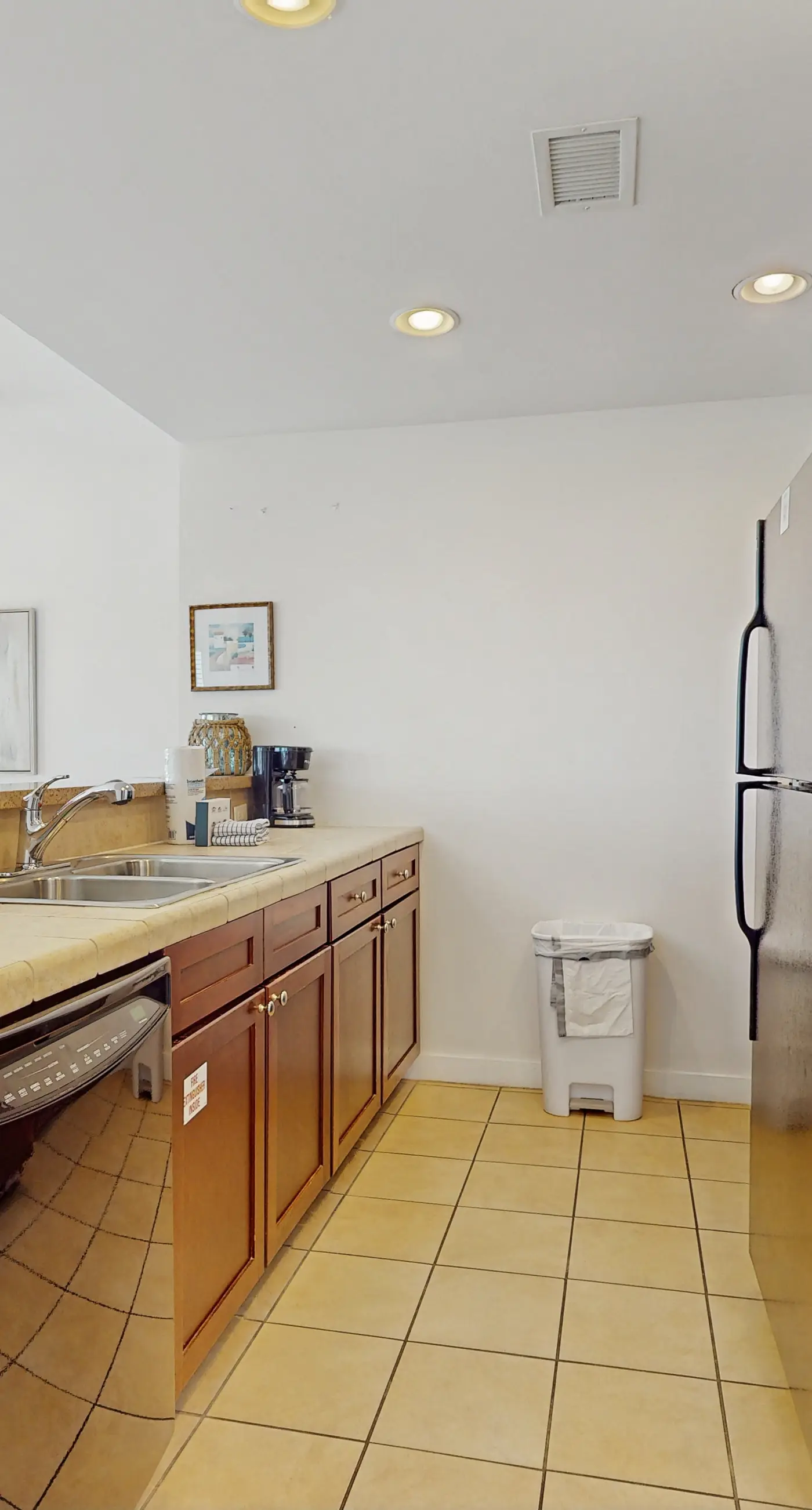 Luau getaway with pools, hot tub, beach access, & private balcony