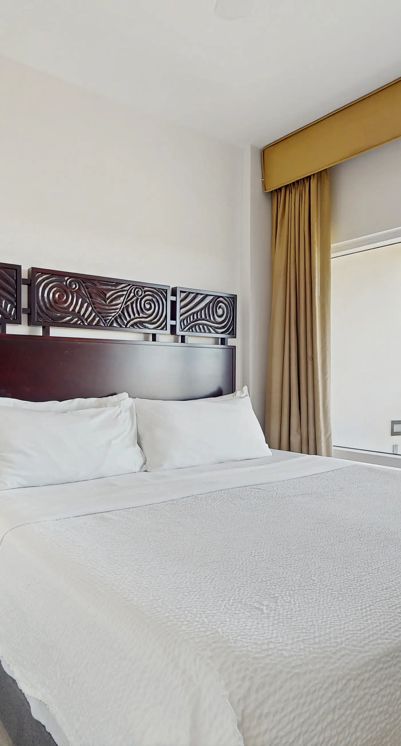 Luau getaway with pools, hot tub, beach access, & private balcony