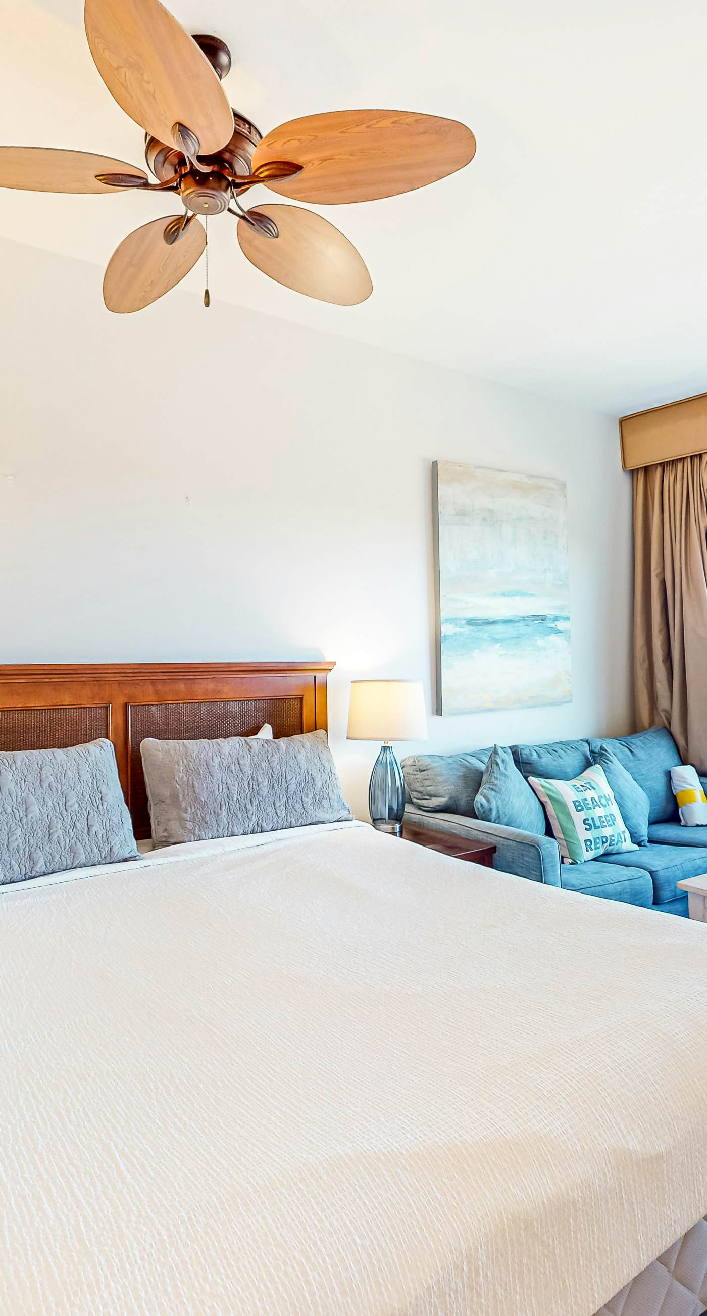 9th-floor studio with heated pool & beach access