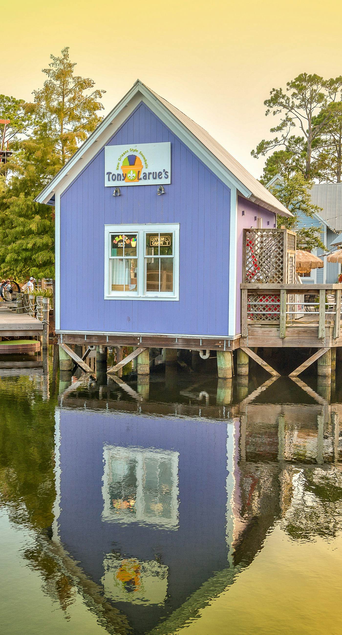 9th-floor studio with heated pool & beach access