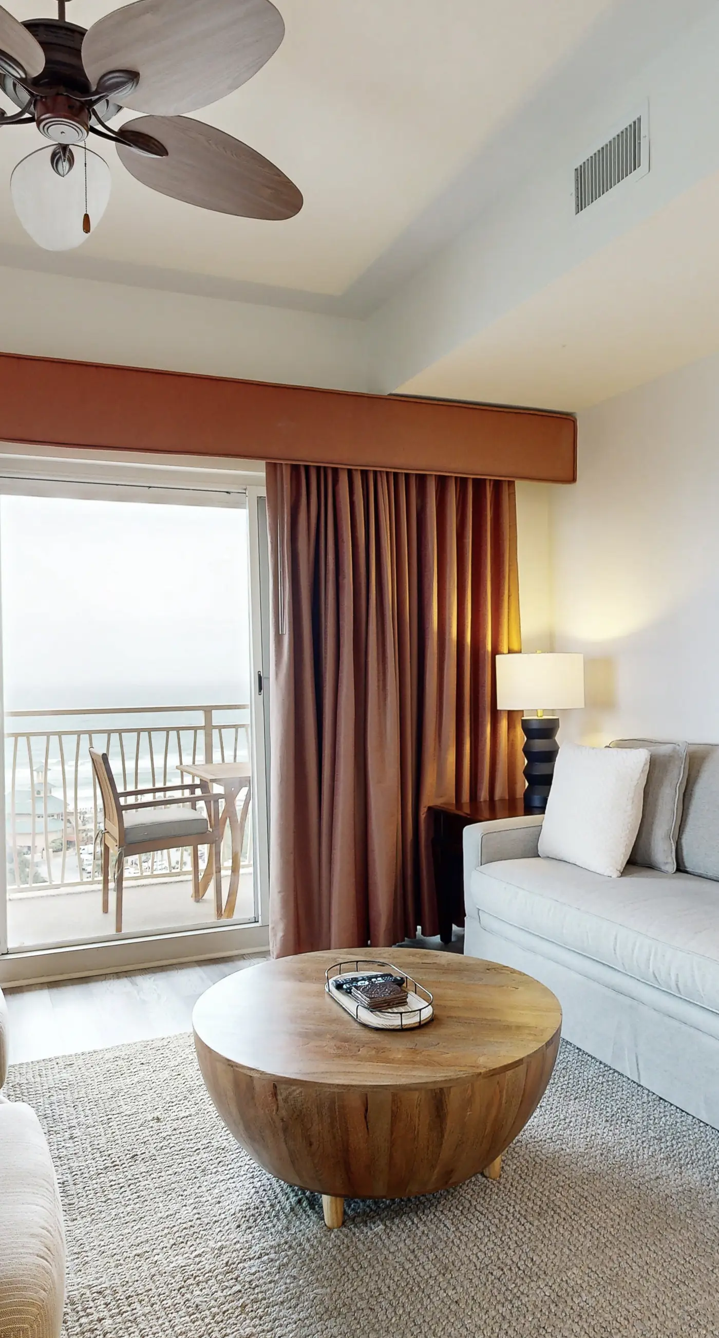 Gulf-view condo w/ corner balcony, shared pool, hot tub & easy beach access