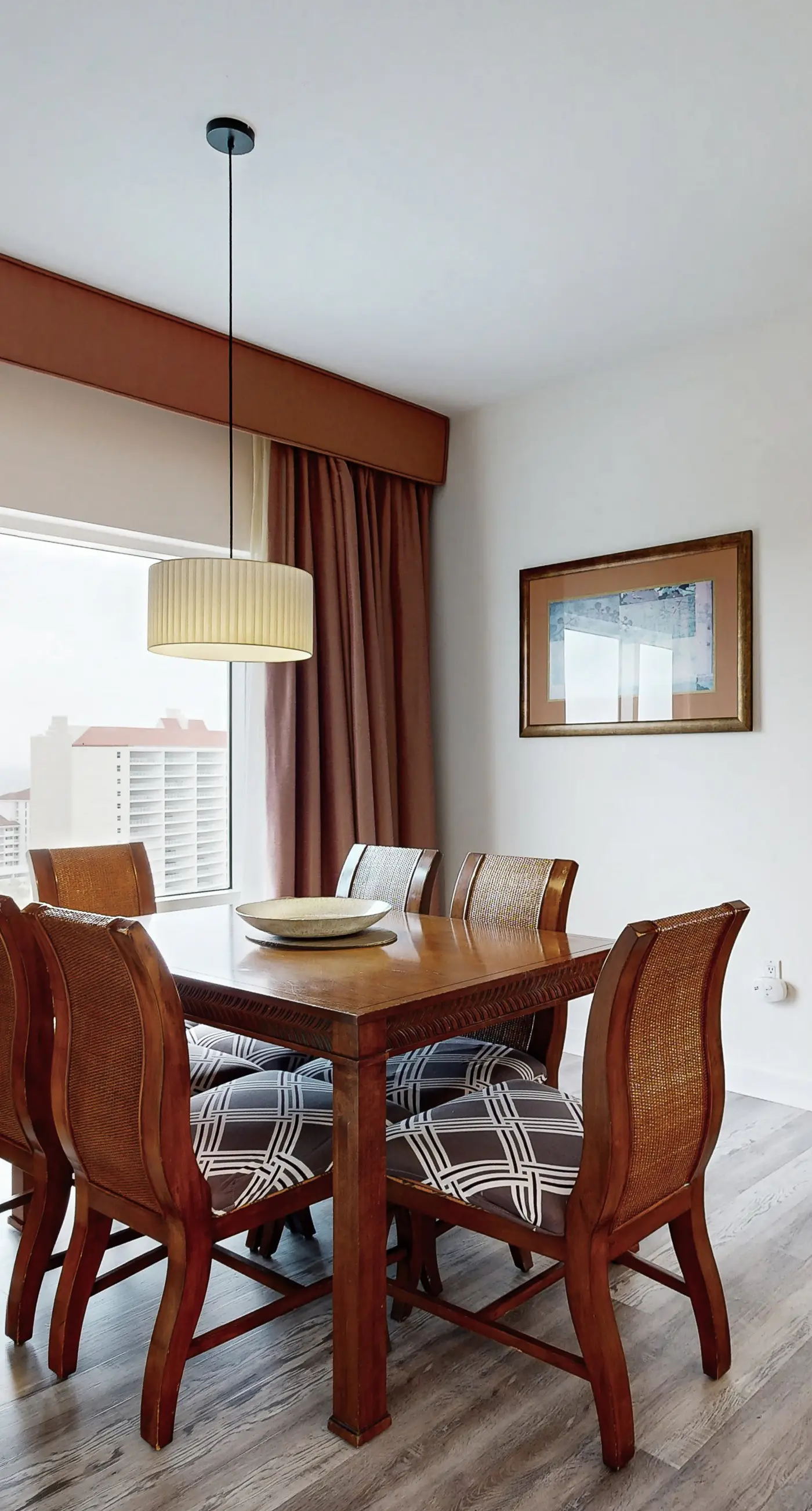 Gulf-view condo w/ corner balcony, shared pool, hot tub & easy beach access