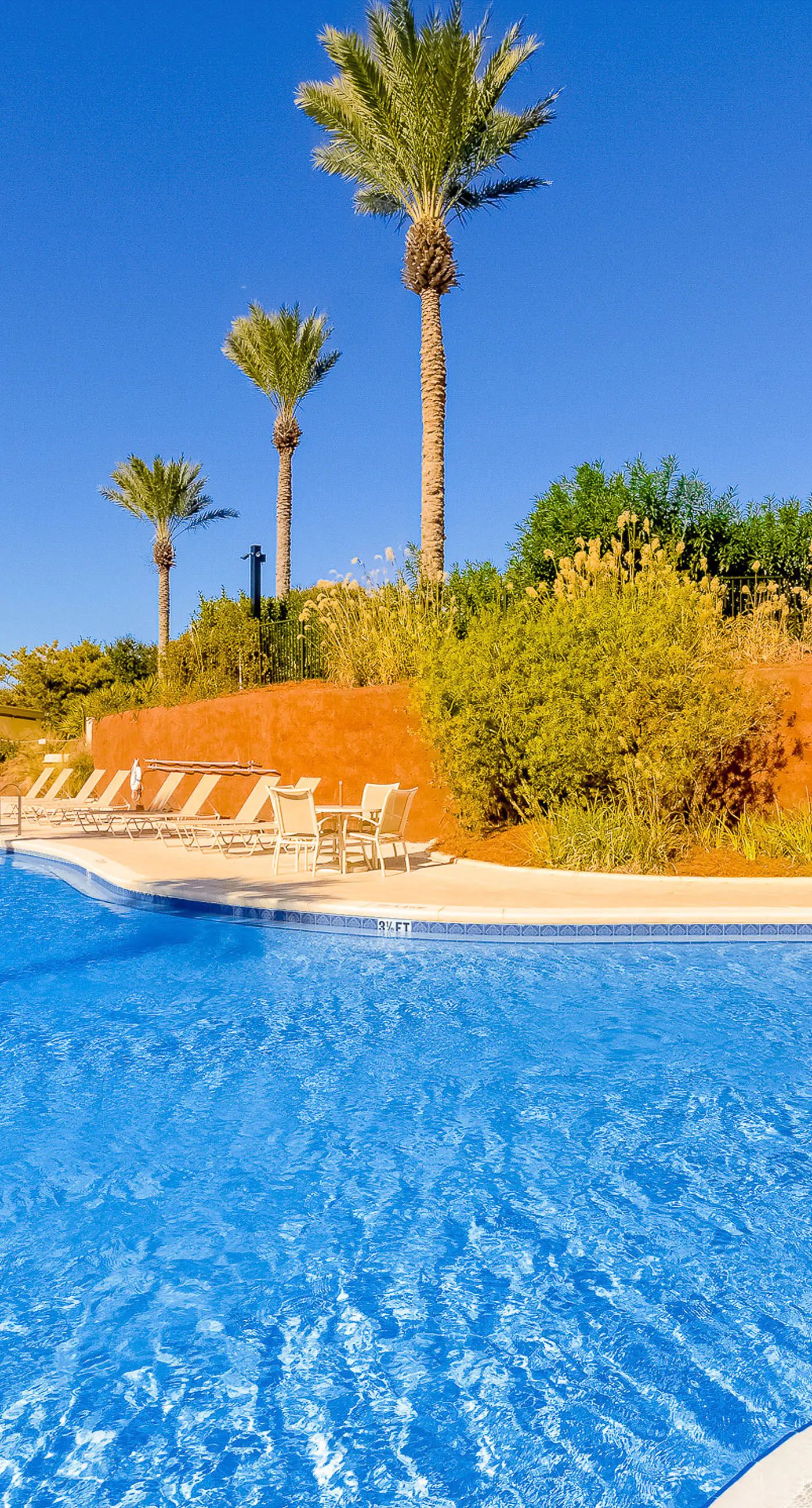 Gulf-view condo w/ corner balcony, shared pool, hot tub & easy beach access