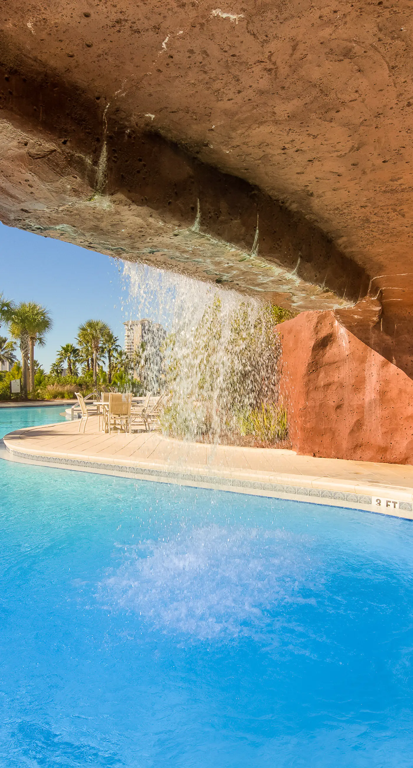 Gulf-view condo w/ corner balcony, shared pool, hot tub & easy beach access