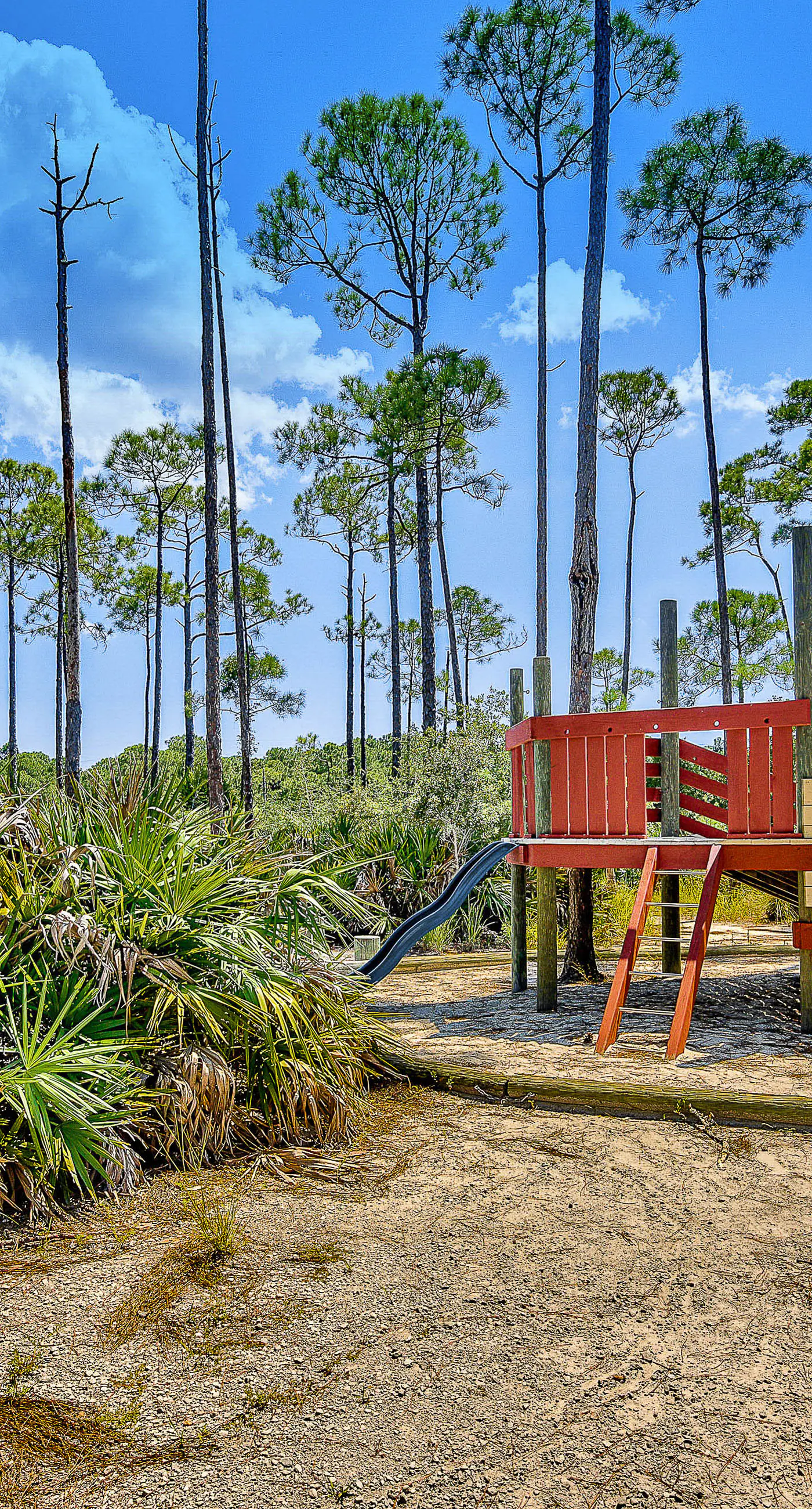 Gulf-view condo w/ corner balcony, shared pool, hot tub & easy beach access