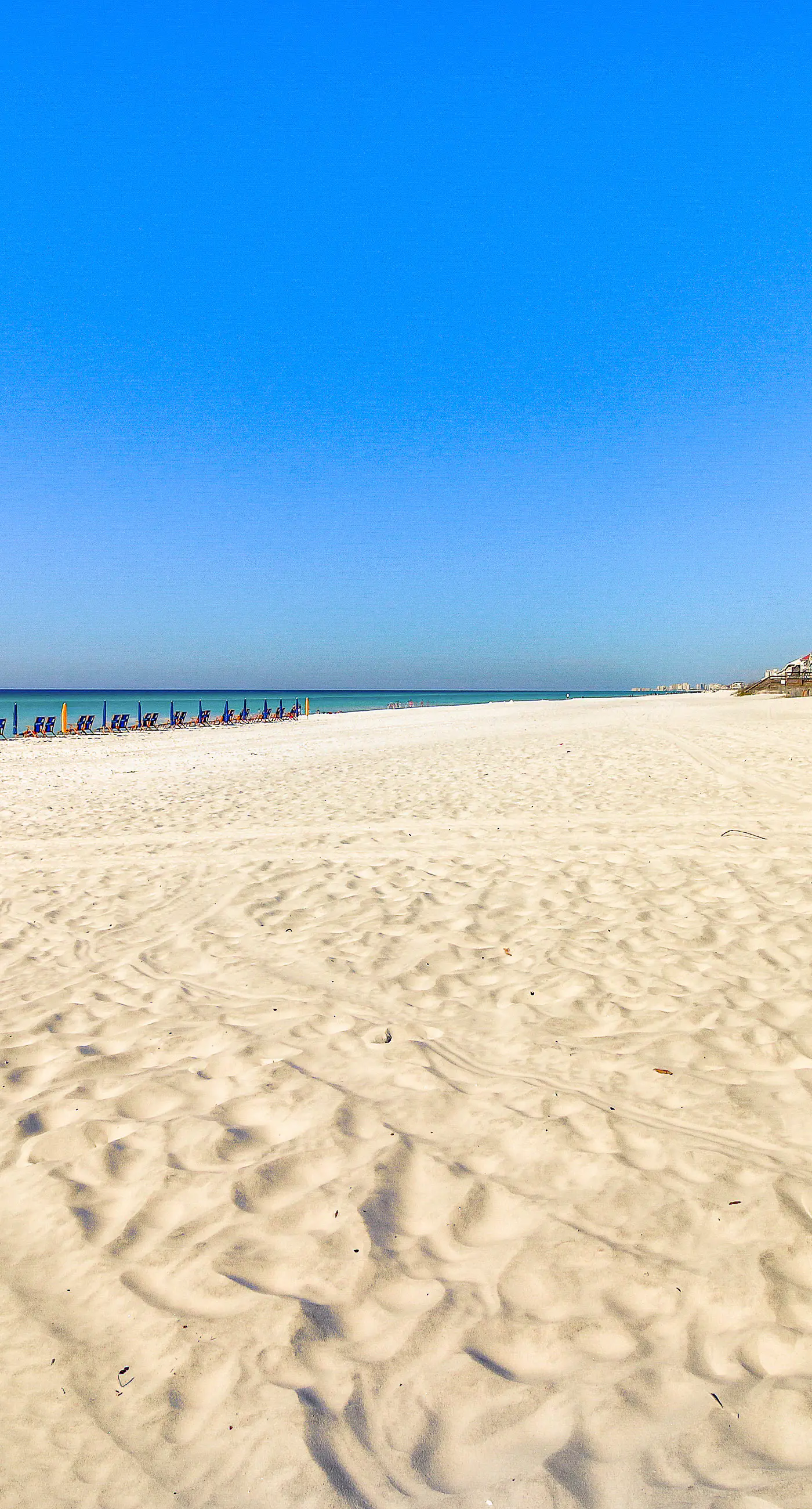 Gulf-view condo w/ corner balcony, shared pool, hot tub & easy beach access