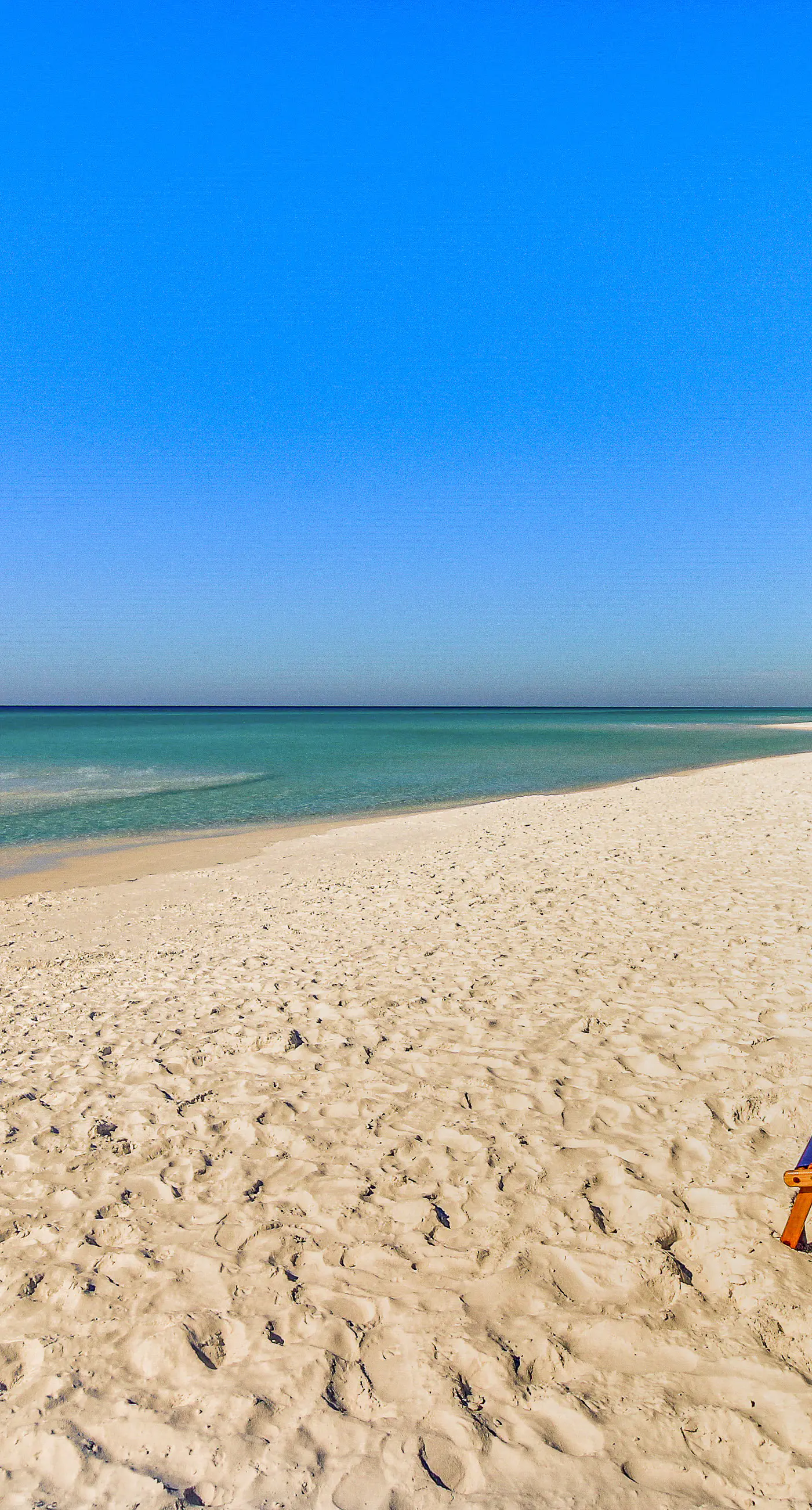 Gulf-view condo w/ corner balcony, shared pool, hot tub & easy beach access