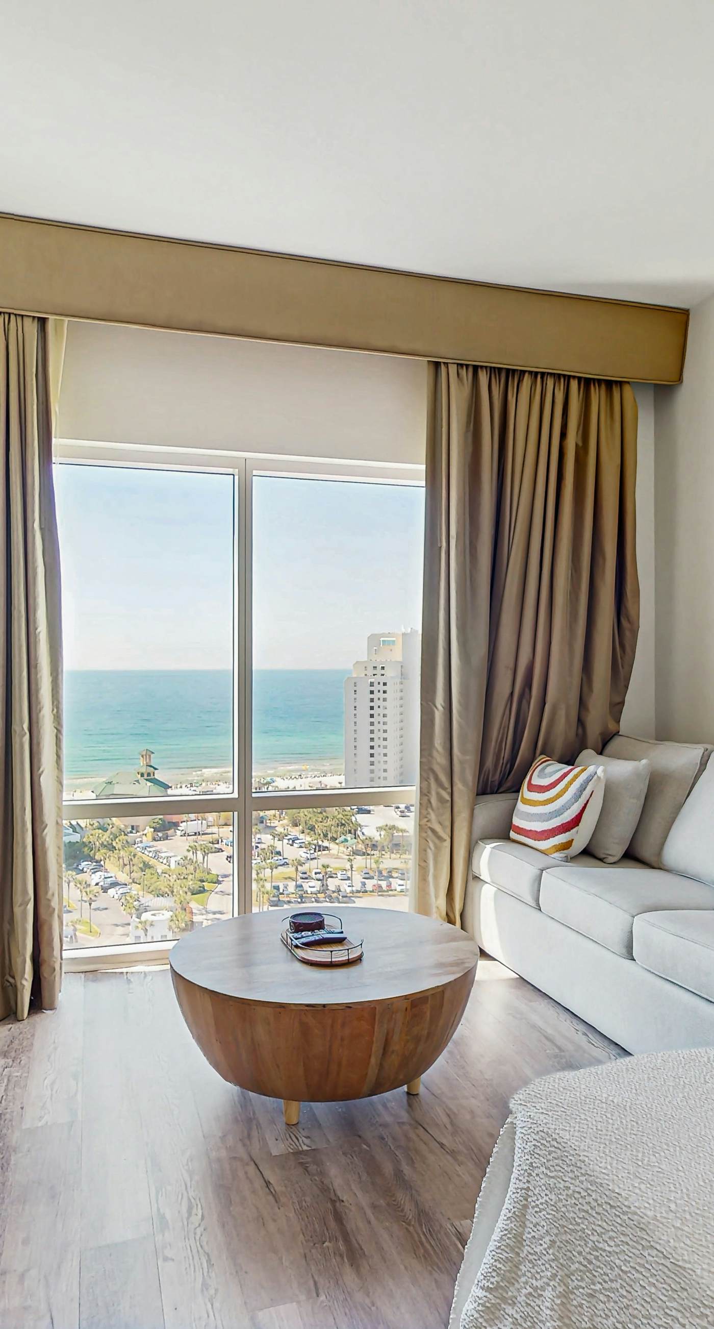 Cozy coastal efficiency with shared pool, hot tub & easy beach access