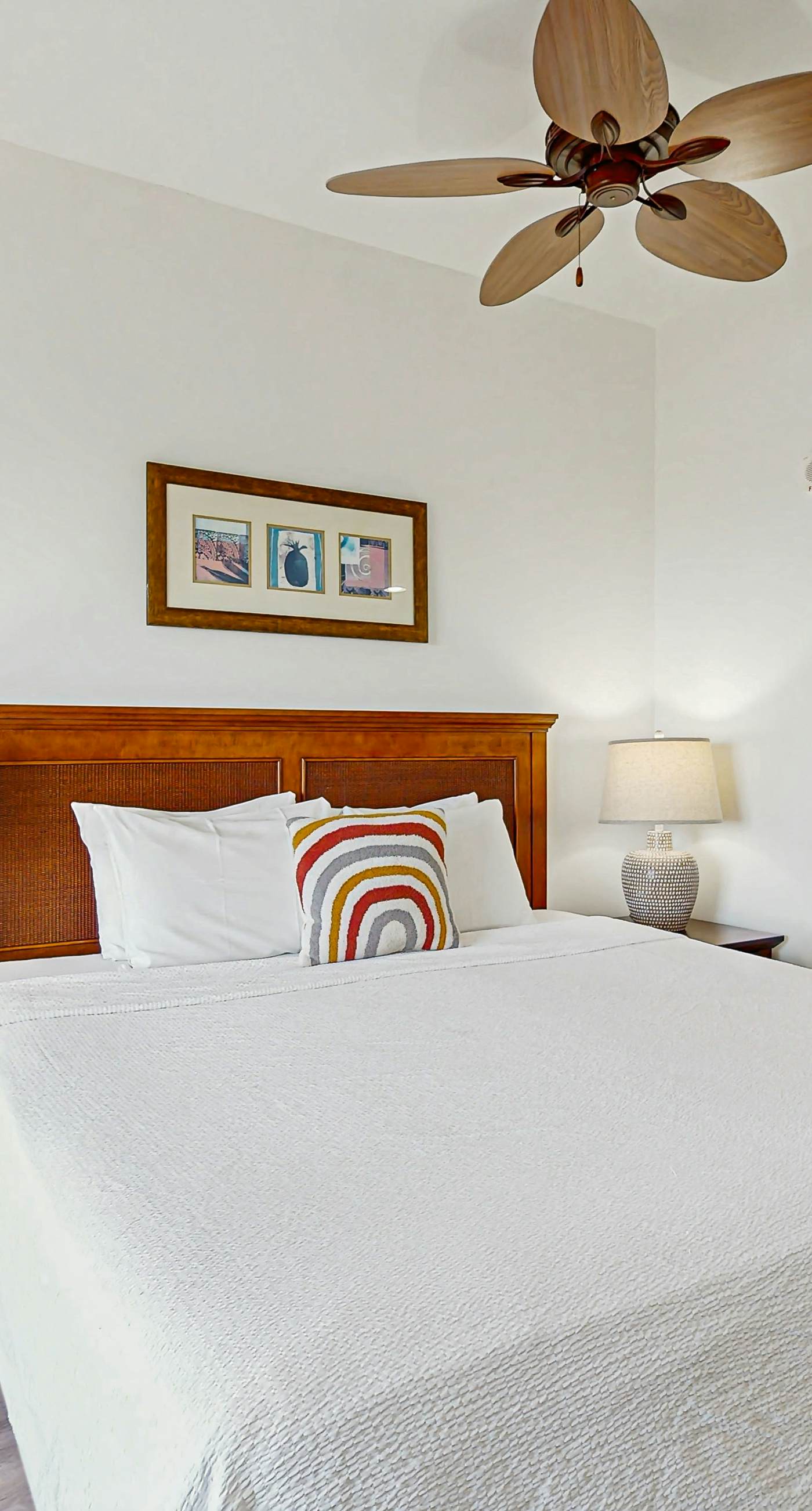 Cozy coastal efficiency with shared pool, hot tub & easy beach access