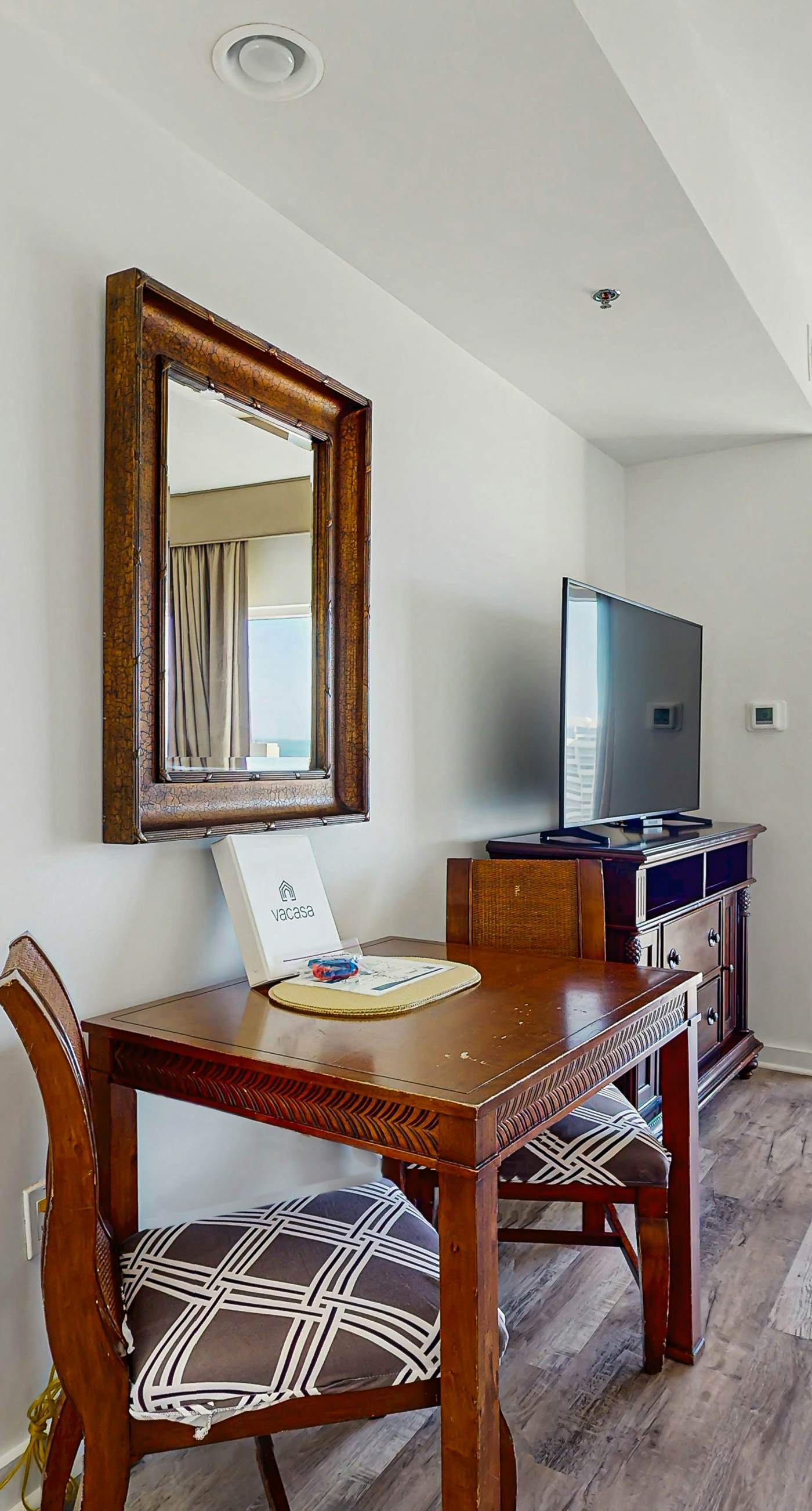 Cozy coastal efficiency with shared pool, hot tub & easy beach access