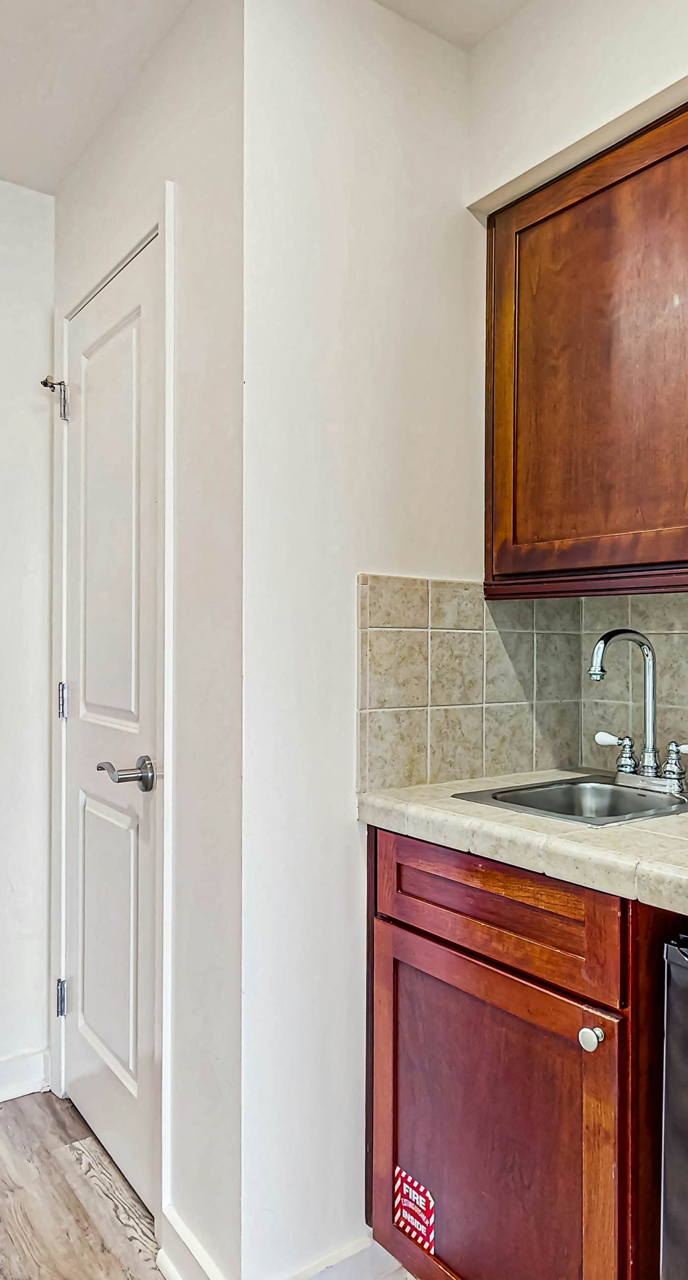 Cozy coastal efficiency with shared pool, hot tub & easy beach access