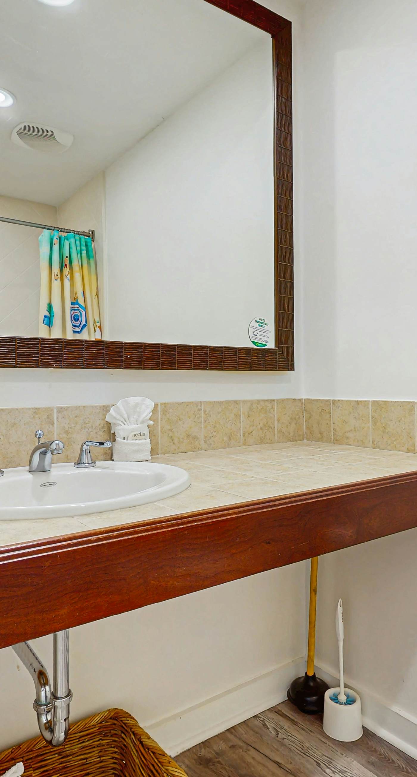 Cozy coastal efficiency with shared pool, hot tub & easy beach access