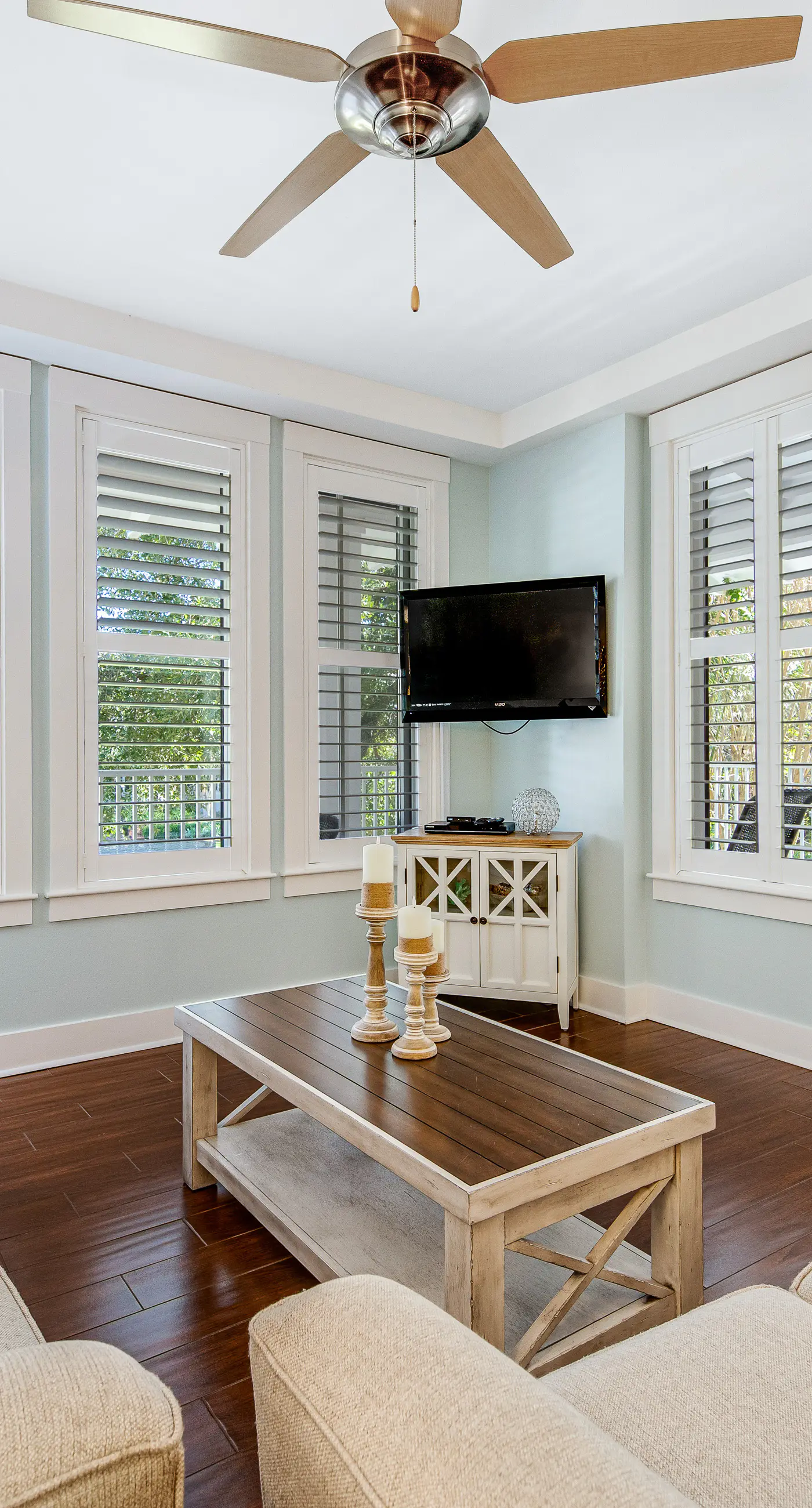 Waterfront condo with picture-perfect sunrises & shared pool,hot tub