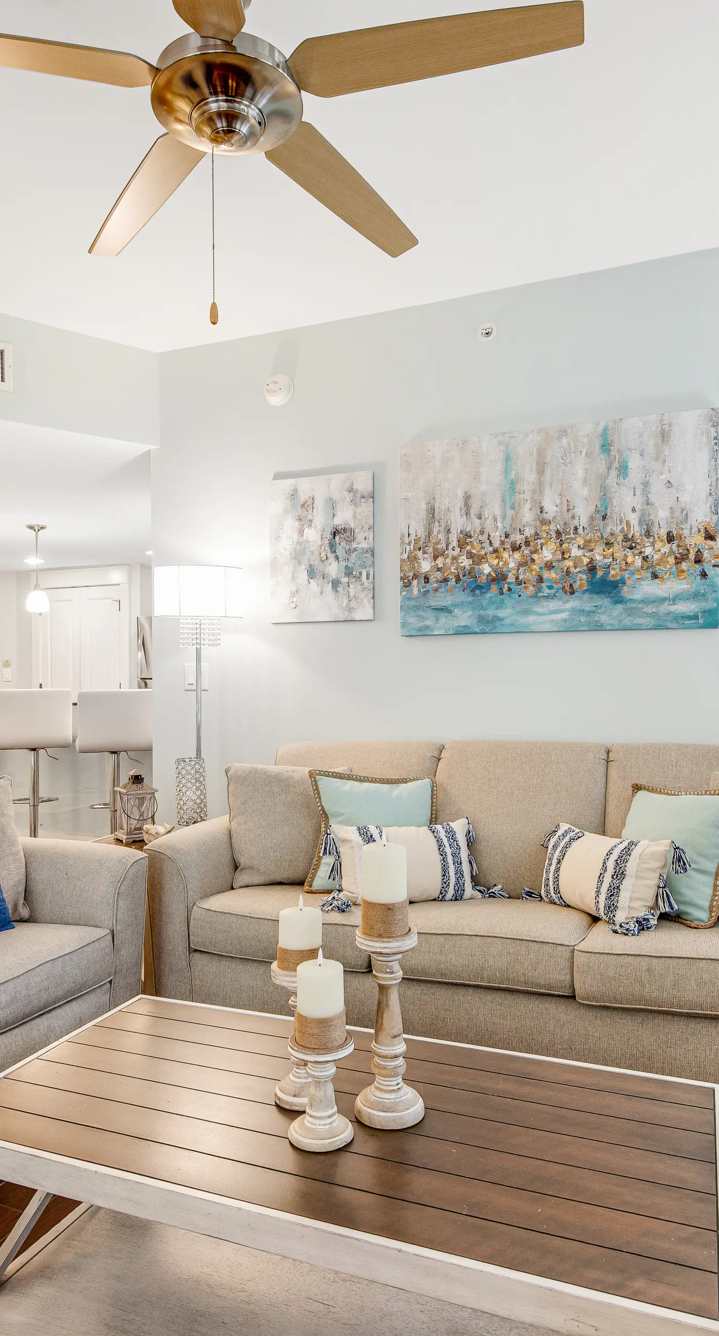 Waterfront condo with picture-perfect sunrises & shared pool,hot tub