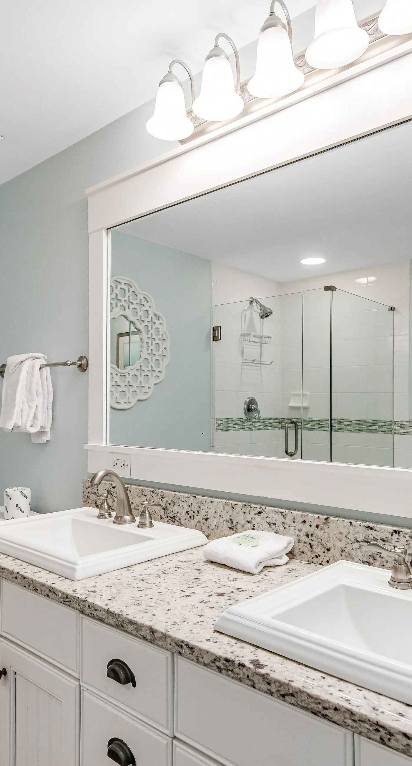 Waterfront condo with picture-perfect sunrises & shared pool,hot tub