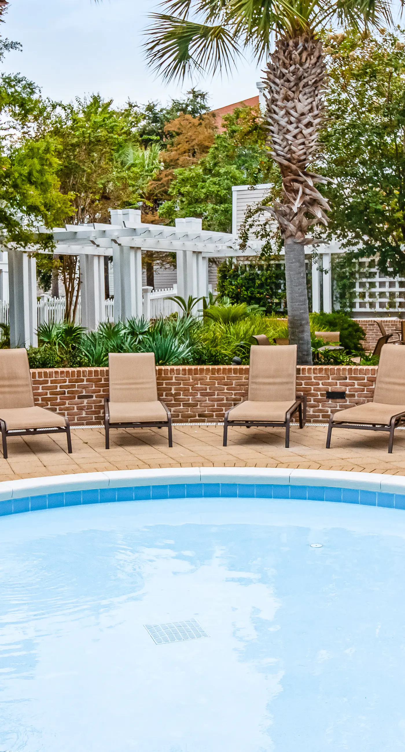 Waterfront condo with picture-perfect sunrises & shared pool,hot tub