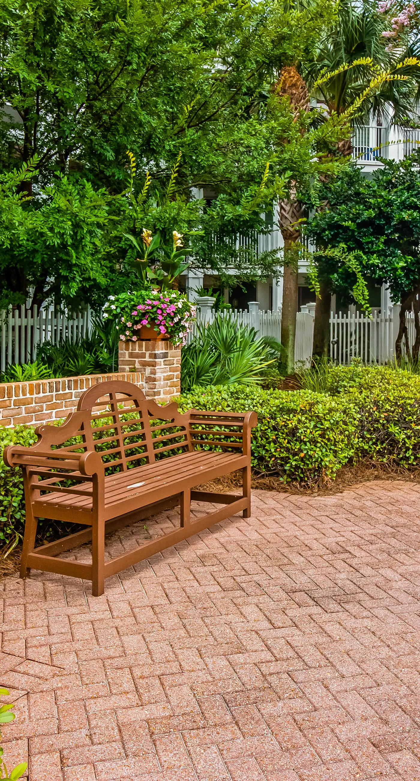 Waterfront condo with picture-perfect sunrises & shared pool,hot tub