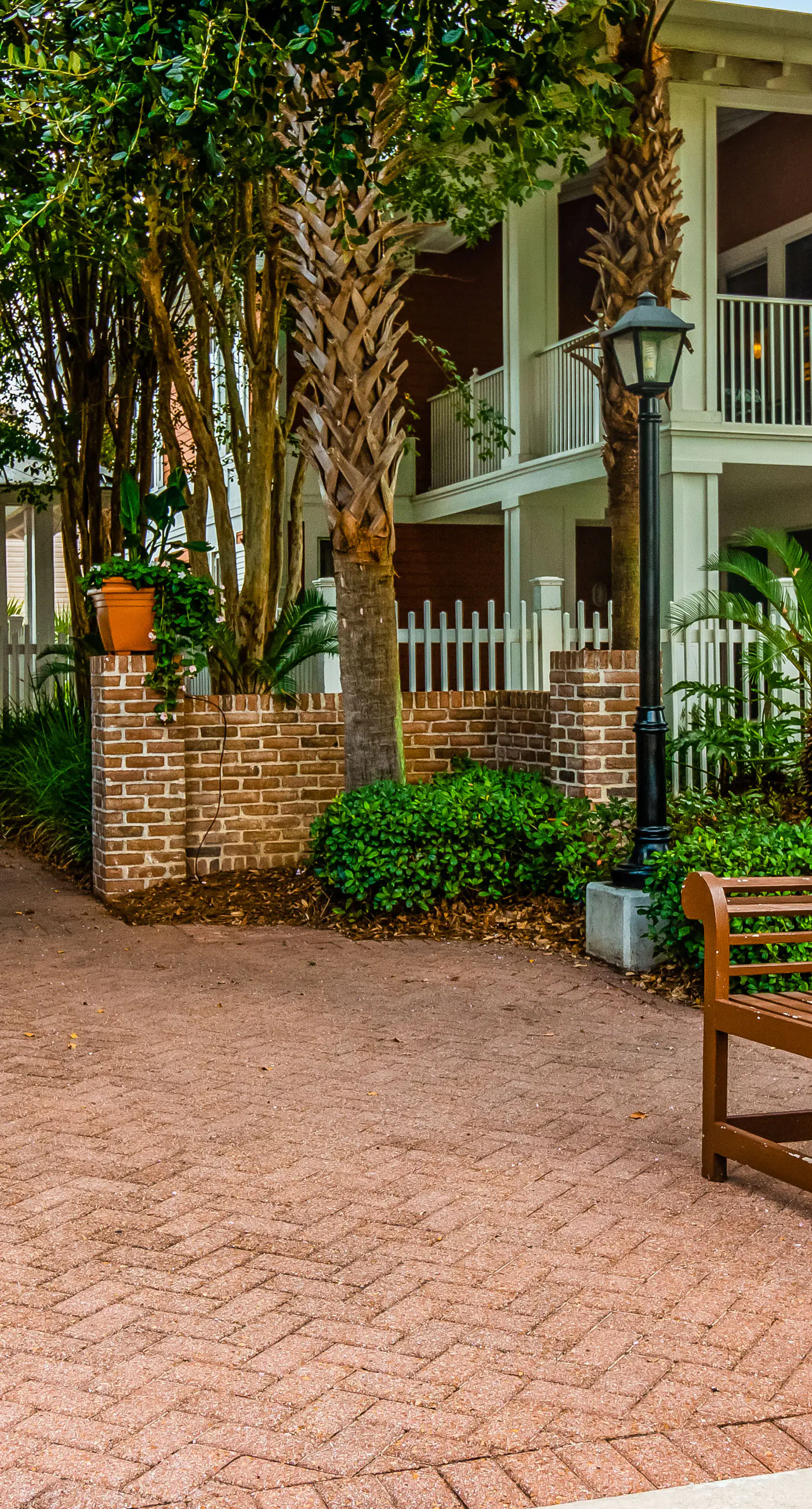 Waterfront condo with picture-perfect sunrises & shared pool,hot tub