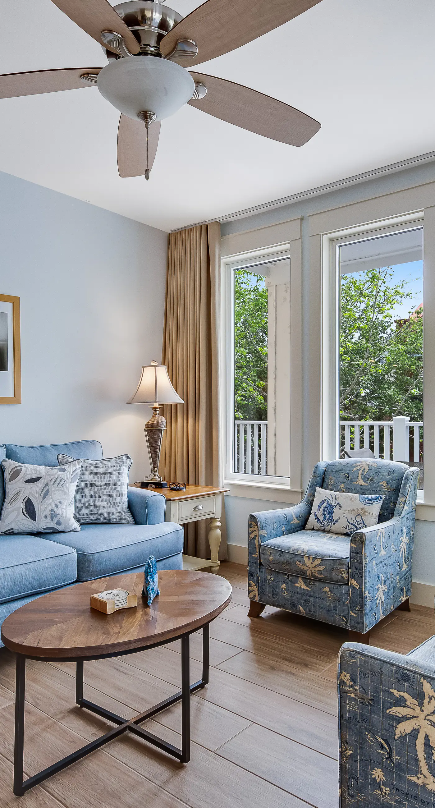 Beautiful condo with shared pool & hot tub, private W&D - near the beach