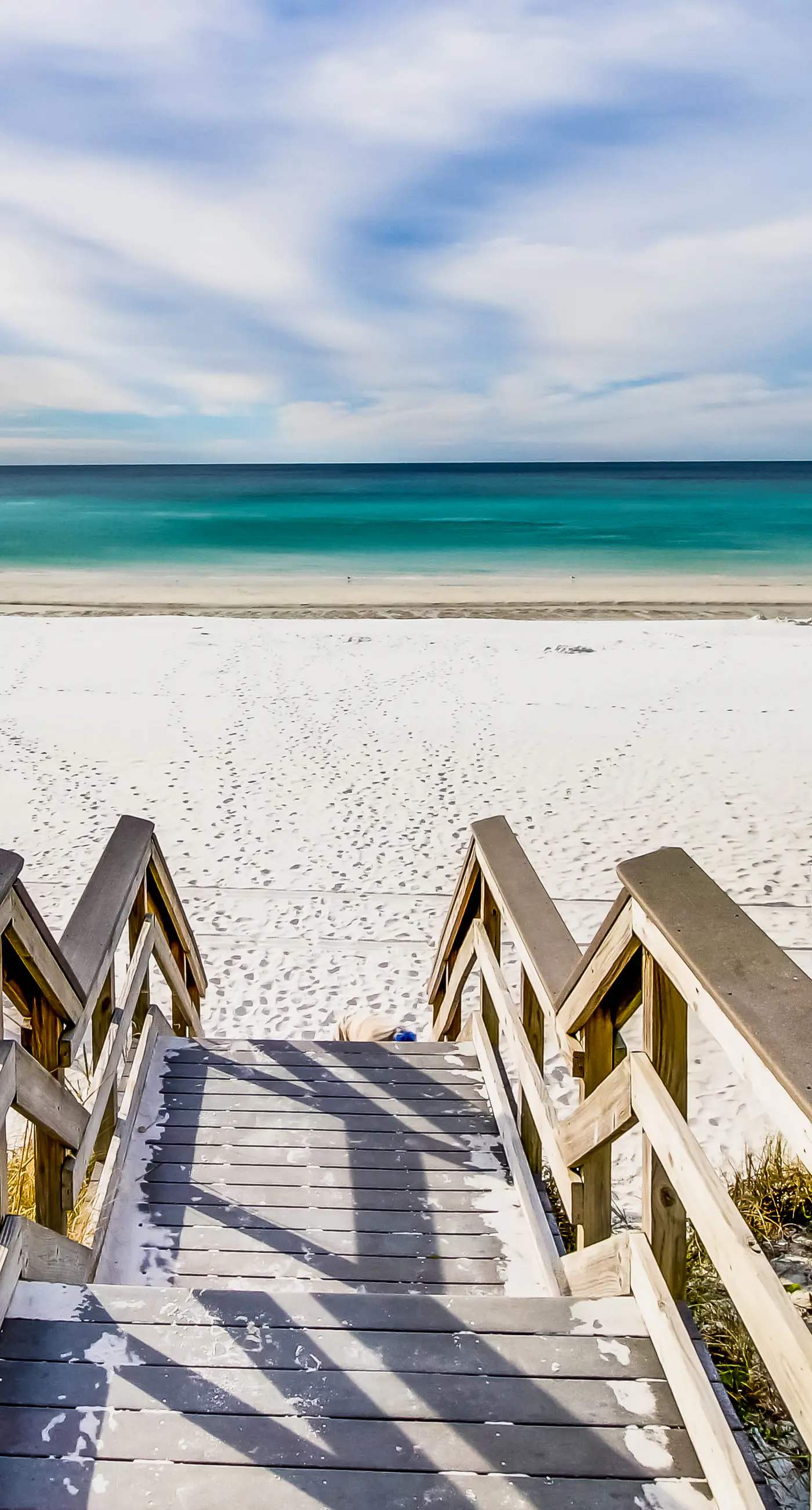 Beautiful condo with shared pool & hot tub, private W&D - near the beach