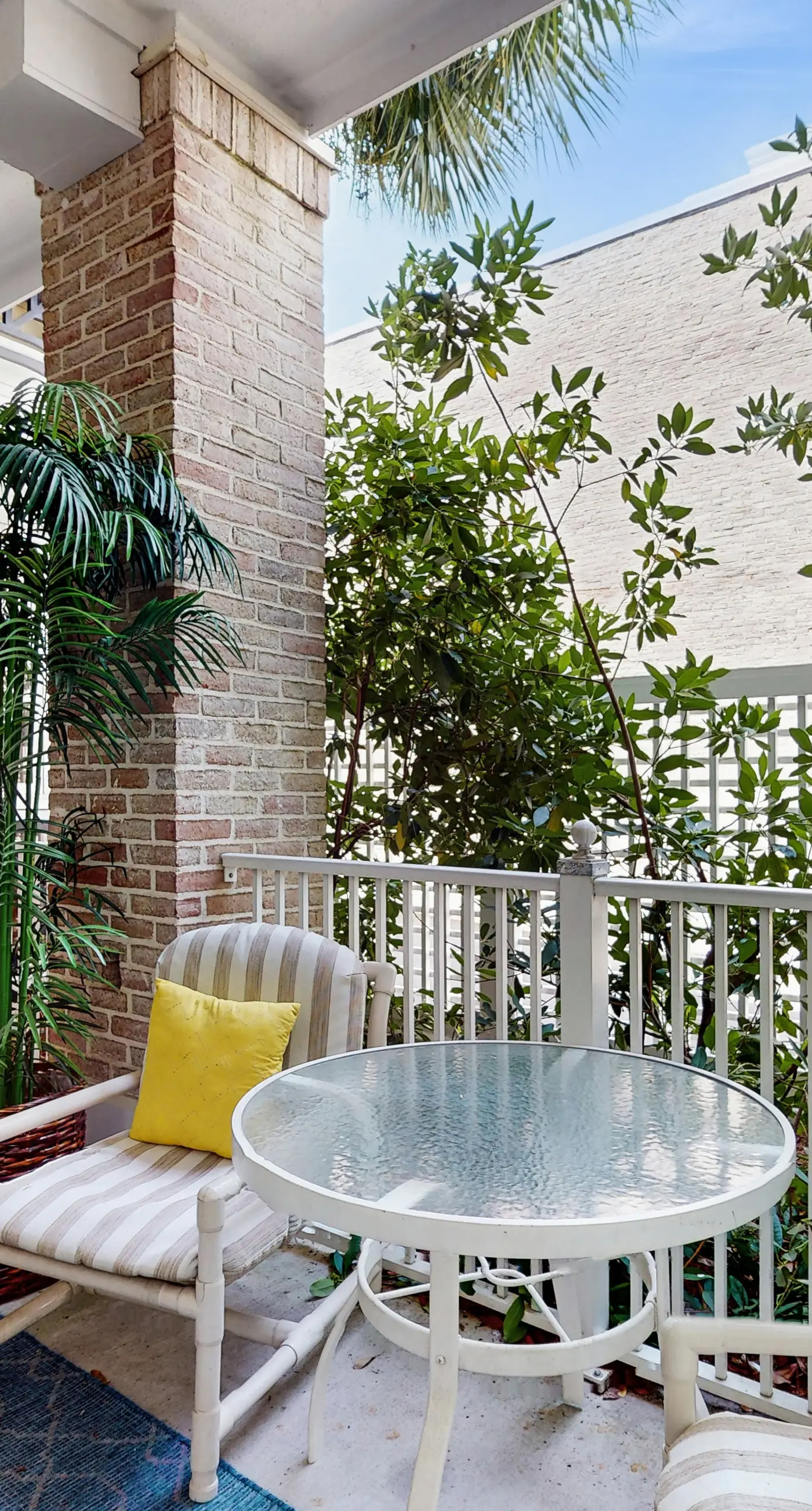 First-floor condo with a kitchen, patio, pool, hot tub, grill, & spa access