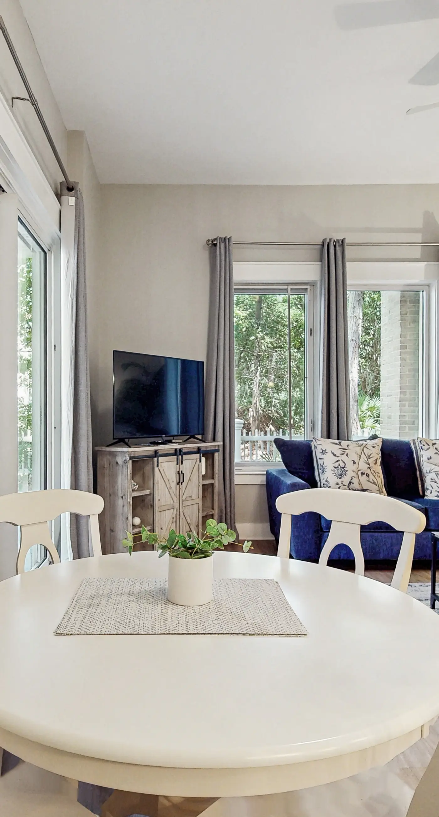 First-floor condo with a kitchen, patio, pool, hot tub, grill, & spa access