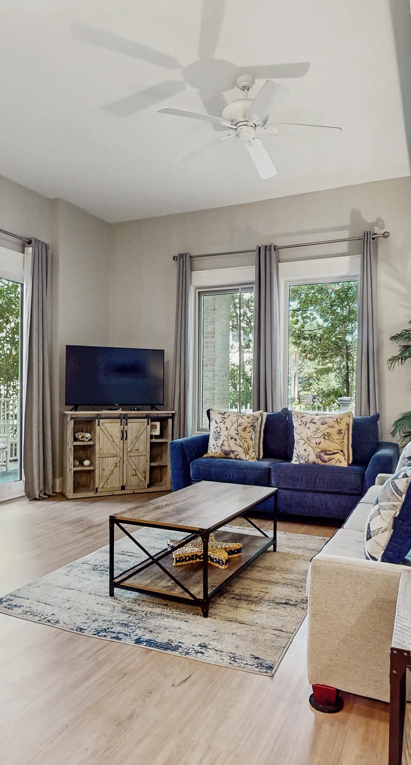 First-floor condo with a kitchen, patio, pool, hot tub, grill, & spa access