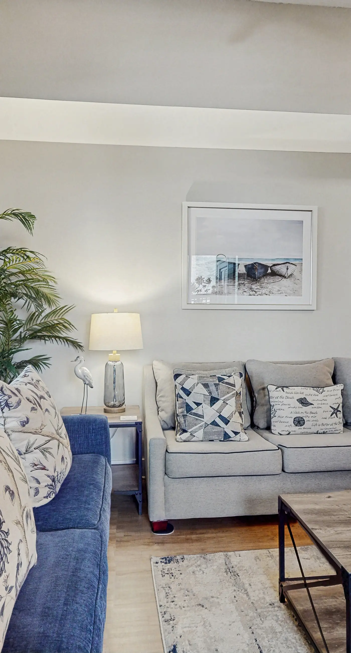 First-floor condo with a kitchen, patio, pool, hot tub, grill, & spa access