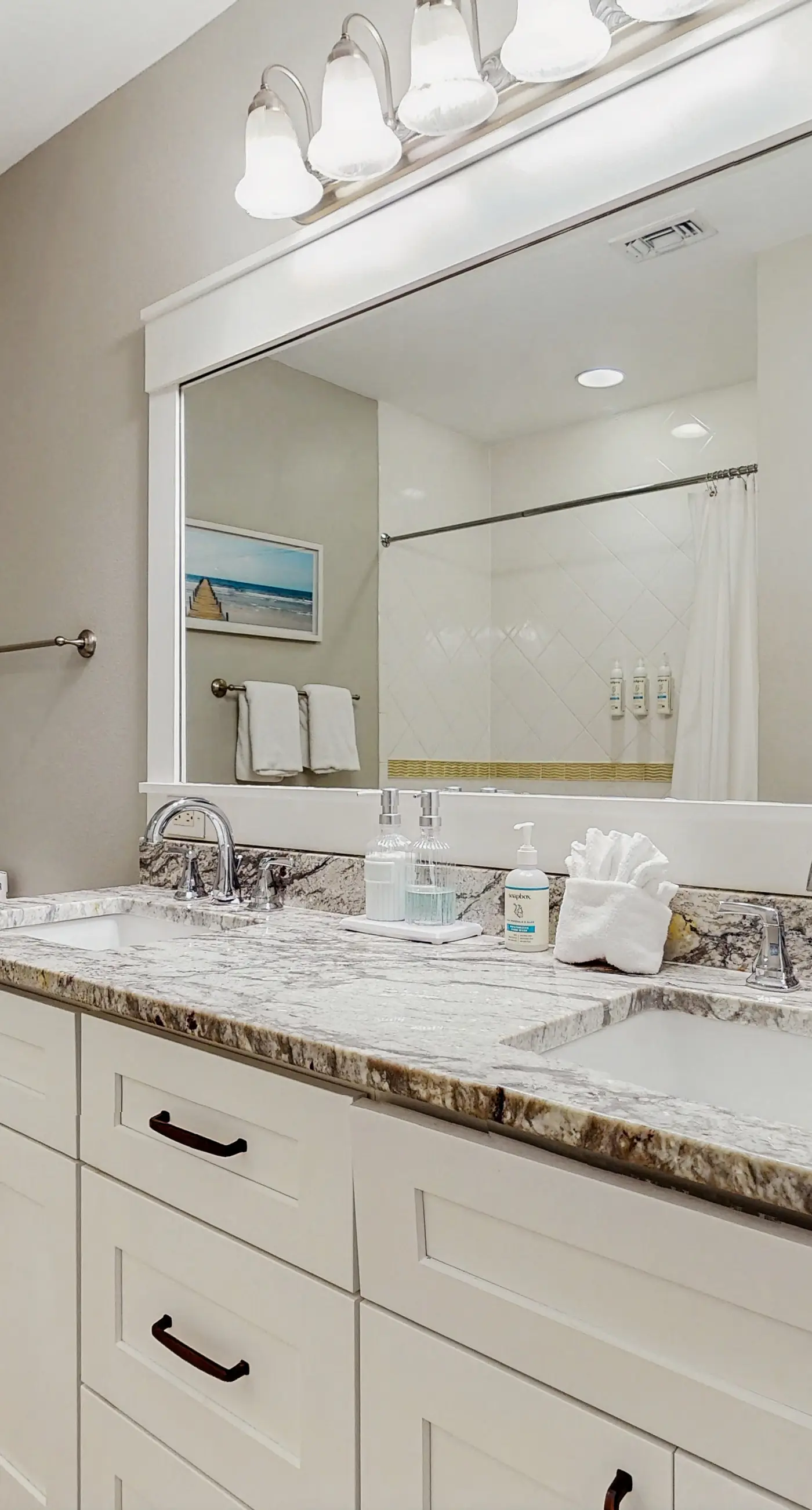 First-floor condo with a kitchen, patio, pool, hot tub, grill, & spa access