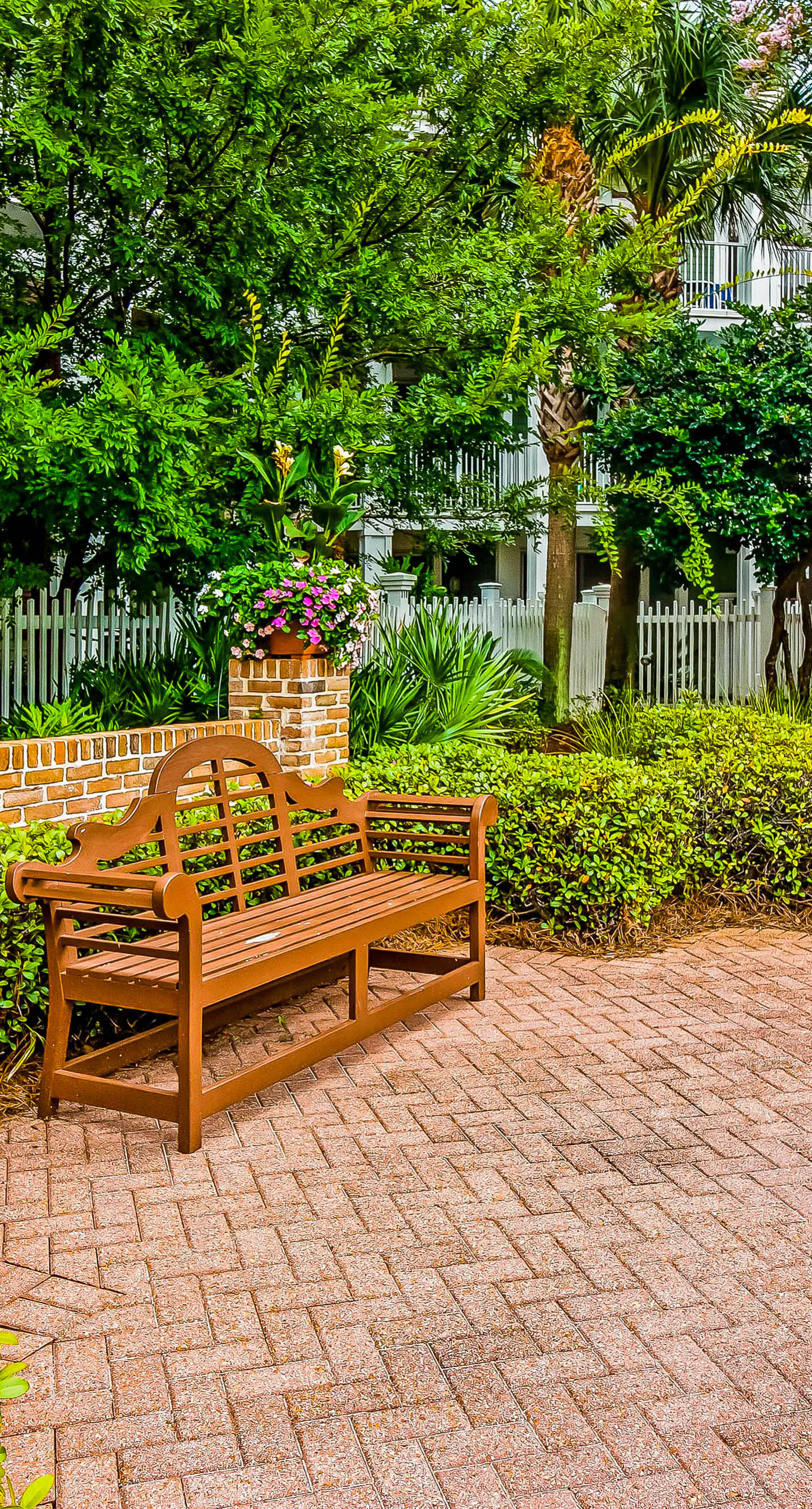 First-floor condo with a kitchen, patio, pool, hot tub, grill, & spa access