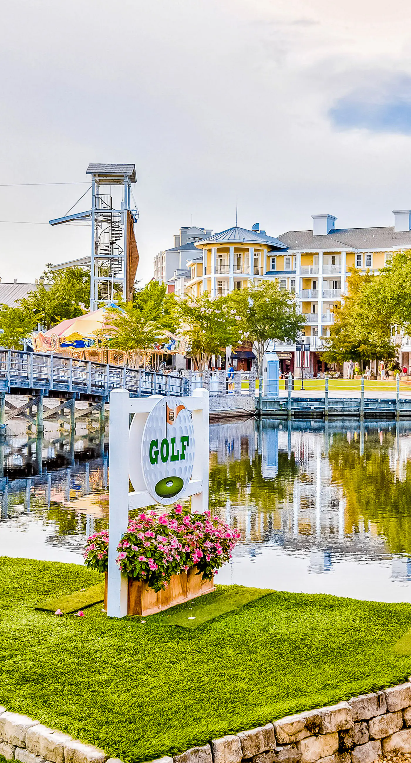 First-floor condo with a kitchen, patio, pool, hot tub, grill, & spa access