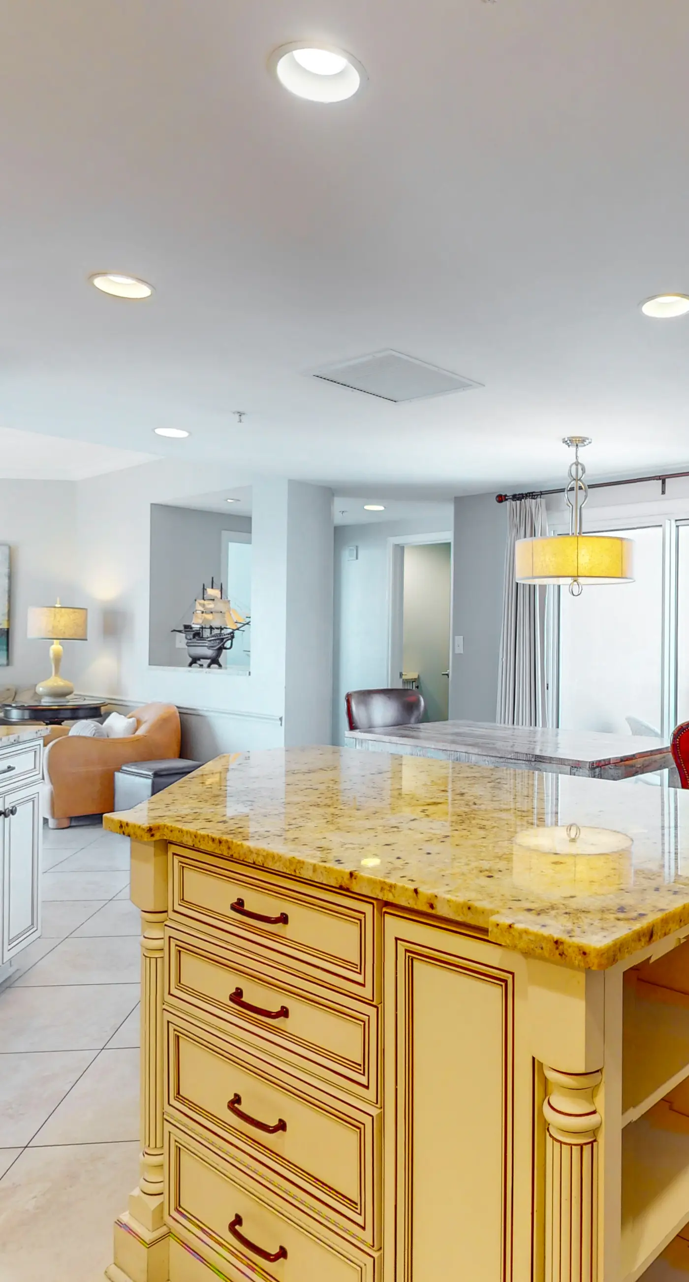 Gulf-front home in Miramar Beach w/ gorgeous decor, shared pool/hot tub