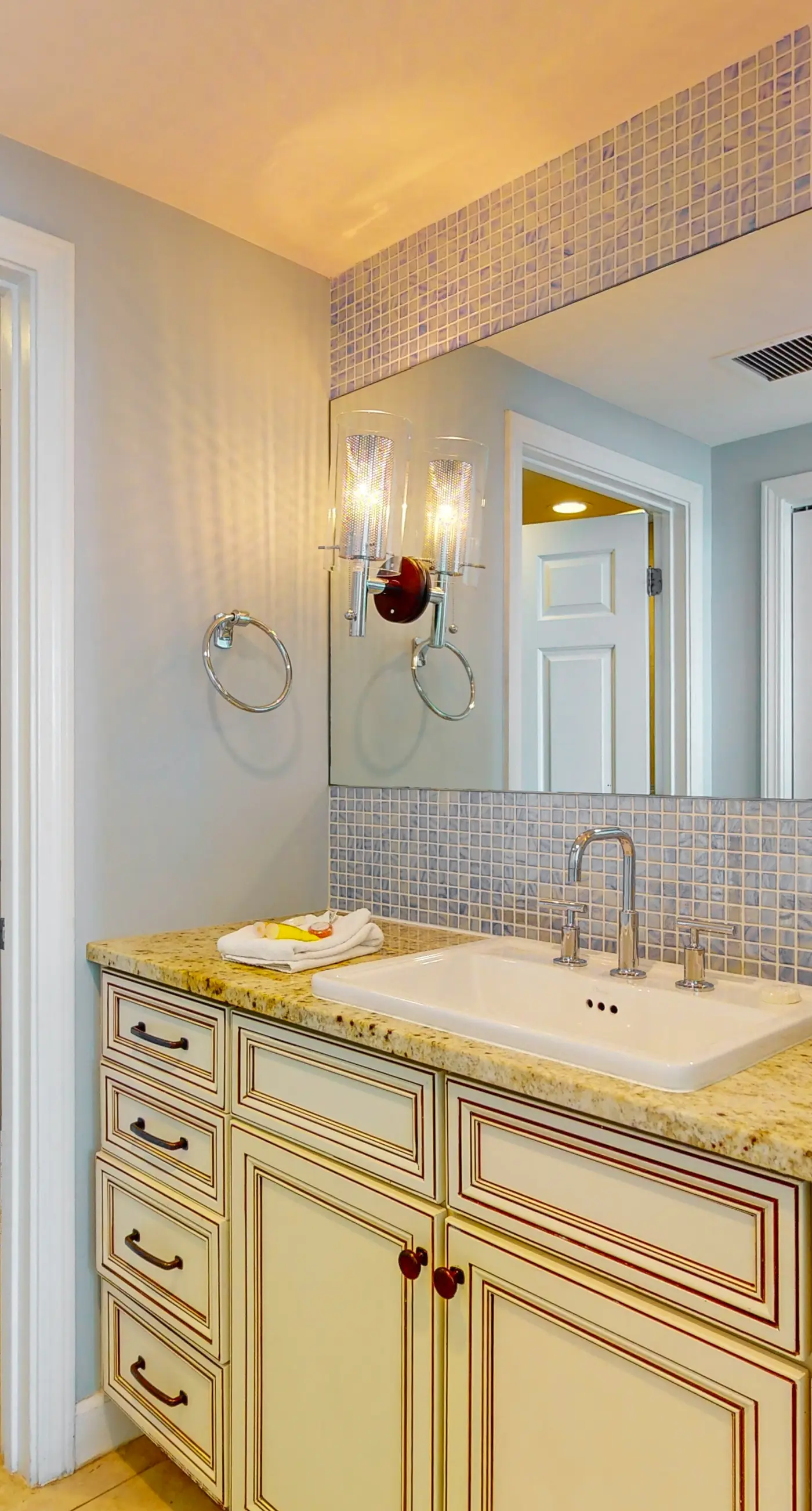 Gulf-front home in Miramar Beach w/ gorgeous decor, shared pool/hot tub