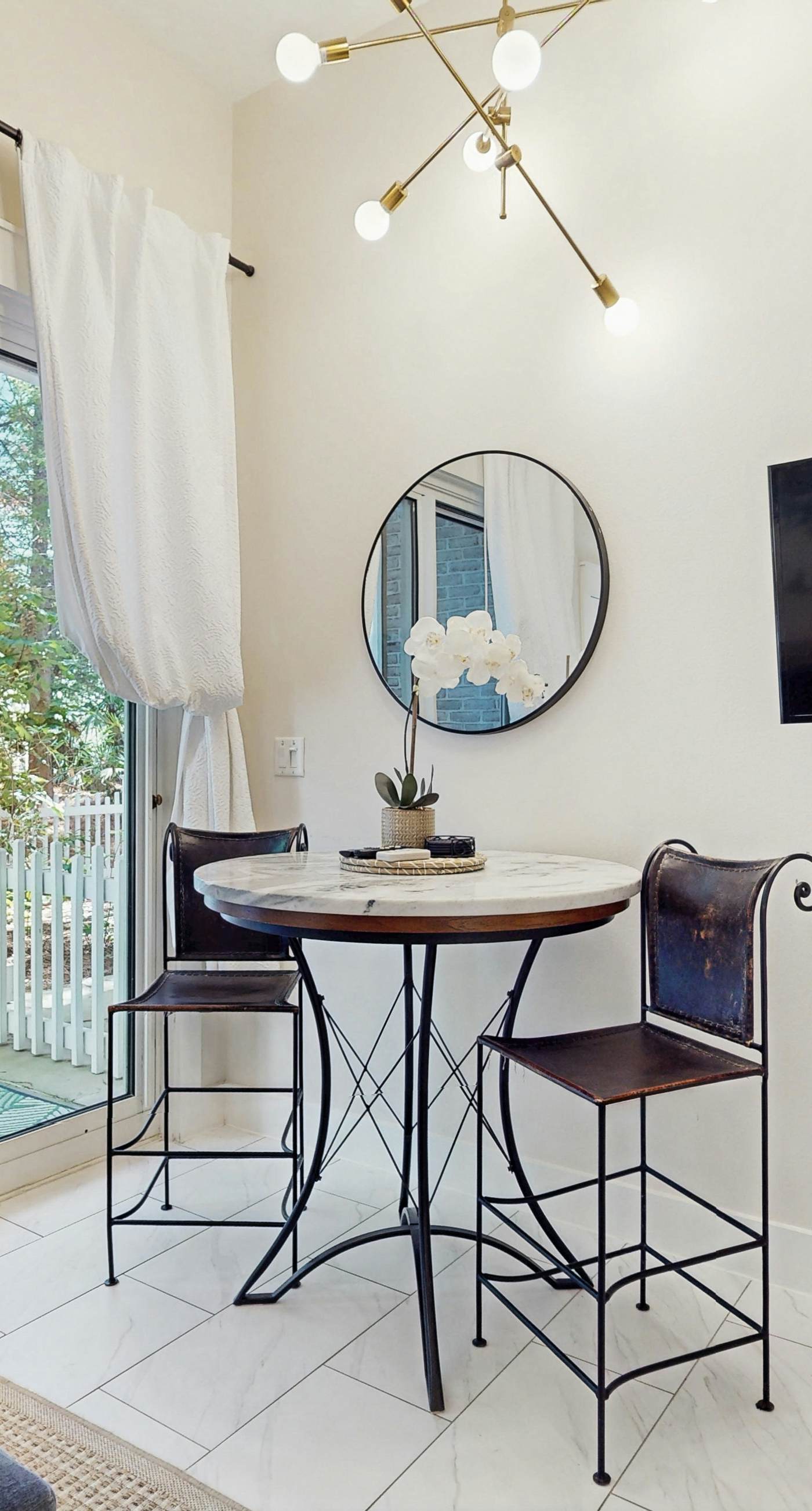 Pleasant studio at The Baytowne Wharf w/ shared pool, hot tub, shopping, & events