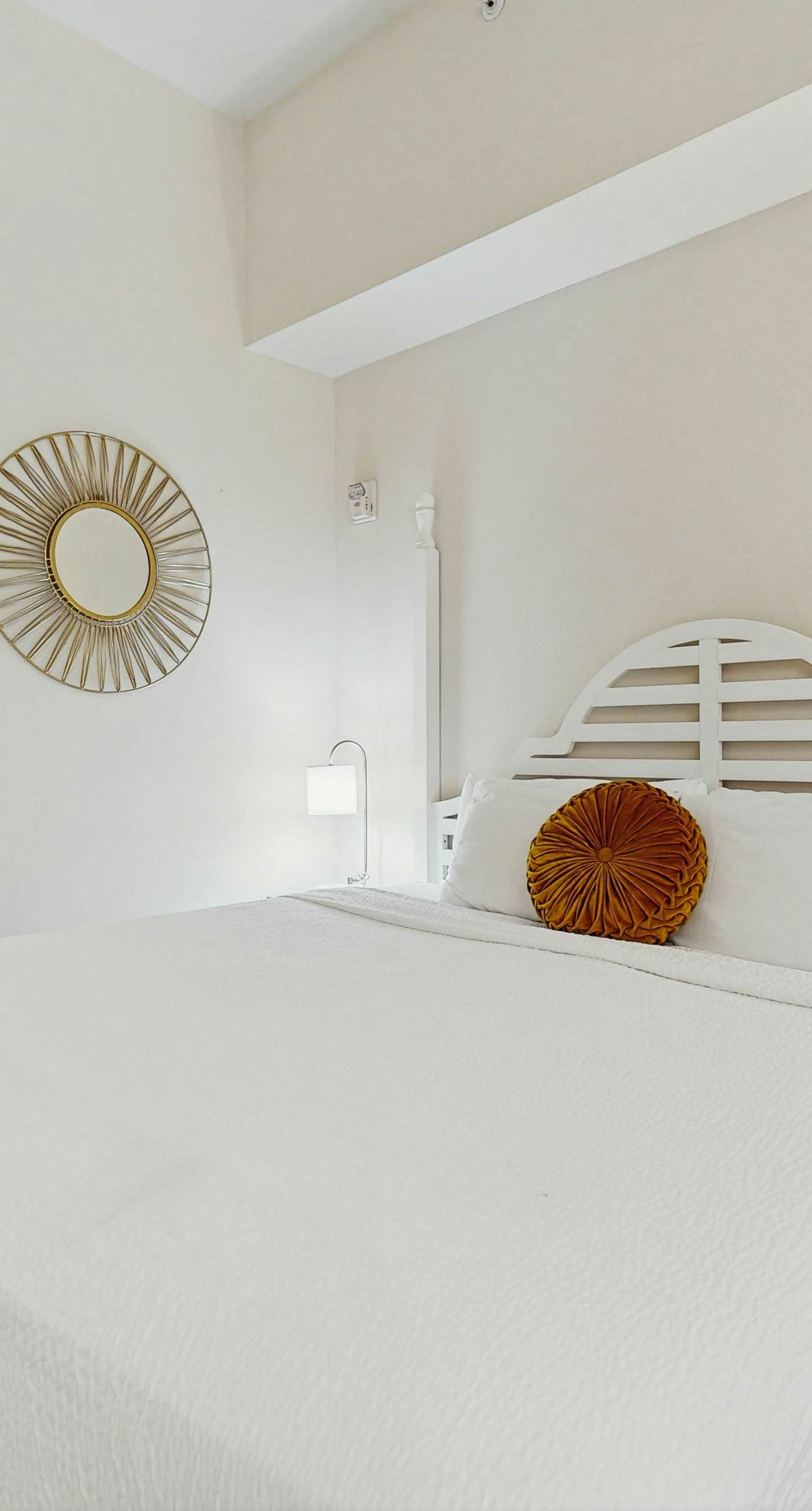 Pleasant studio at The Baytowne Wharf w/ shared pool, hot tub, shopping, & events