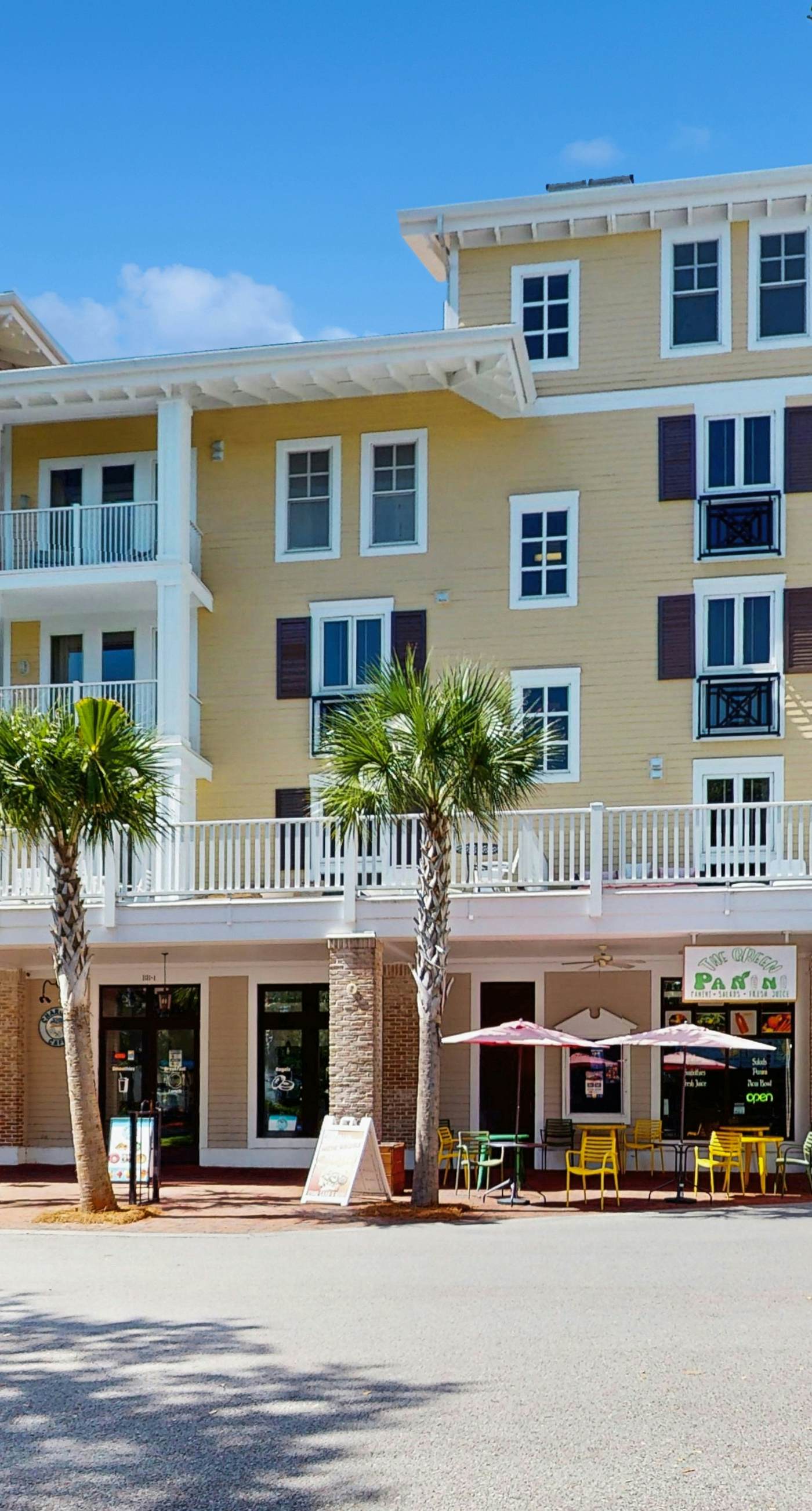 Pleasant studio at The Baytowne Wharf w/ shared pool, hot tub, shopping, & events